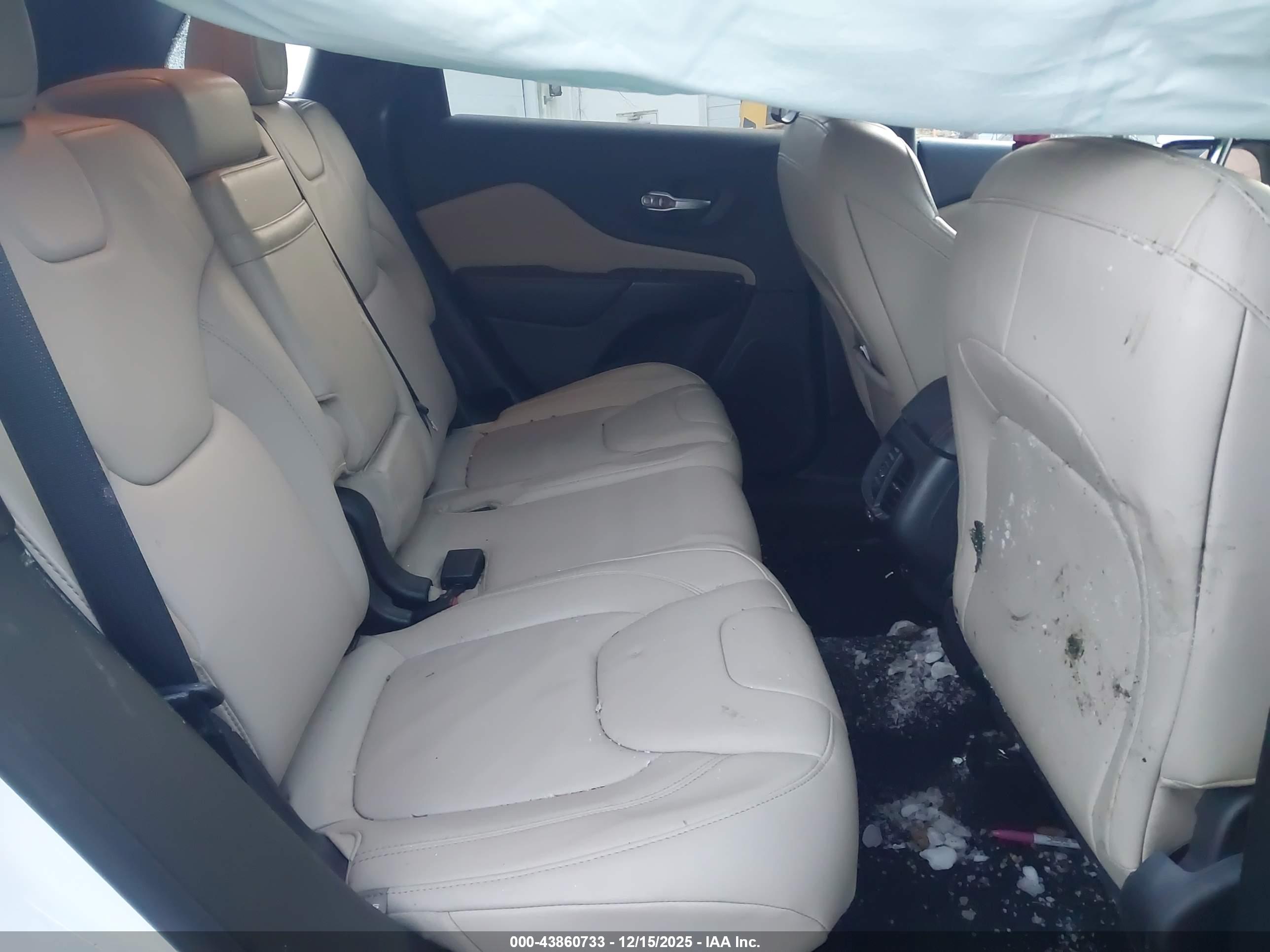 JEEP CHEROKEE image 8