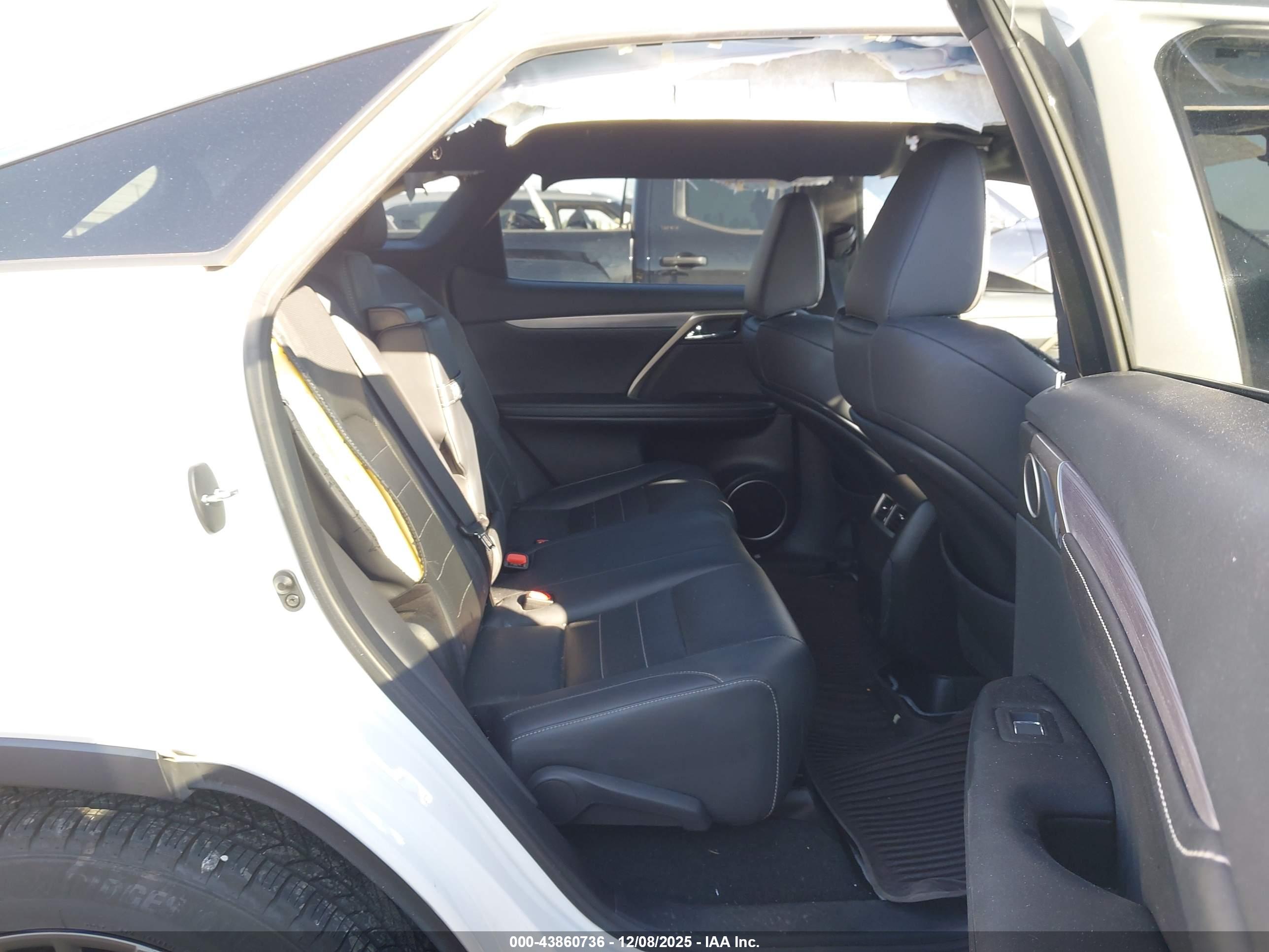 LEXUS RX image 8