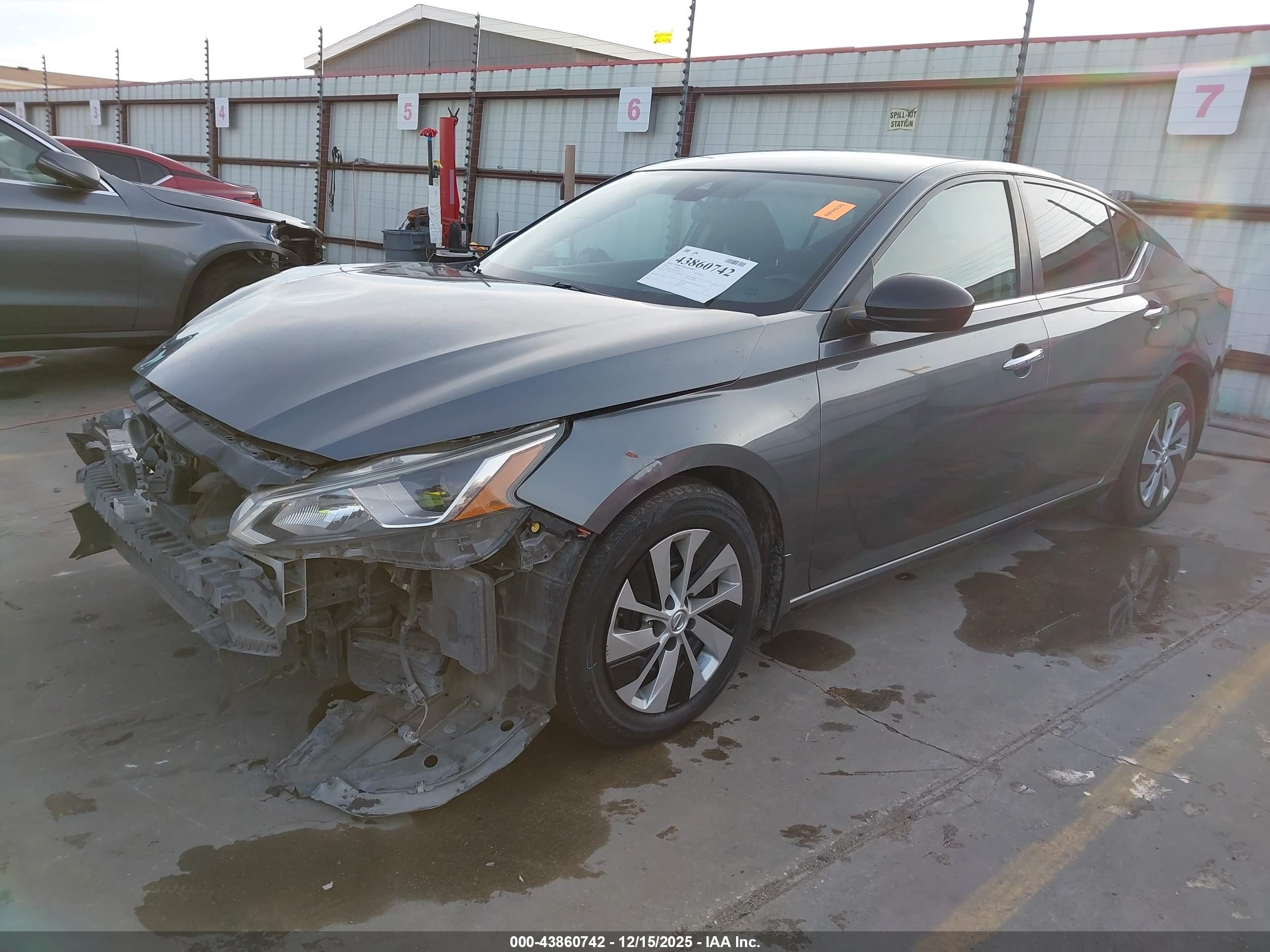 NISSAN ALTIMA image 2