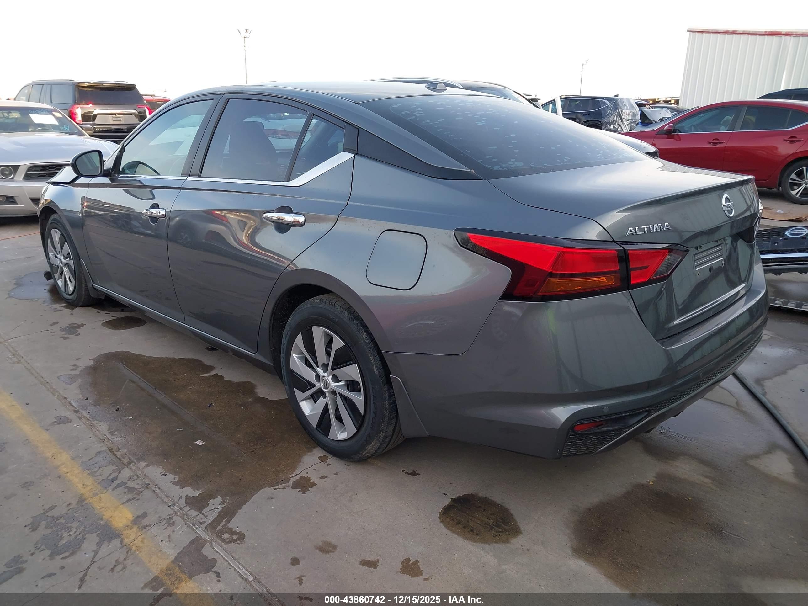 NISSAN ALTIMA image 3