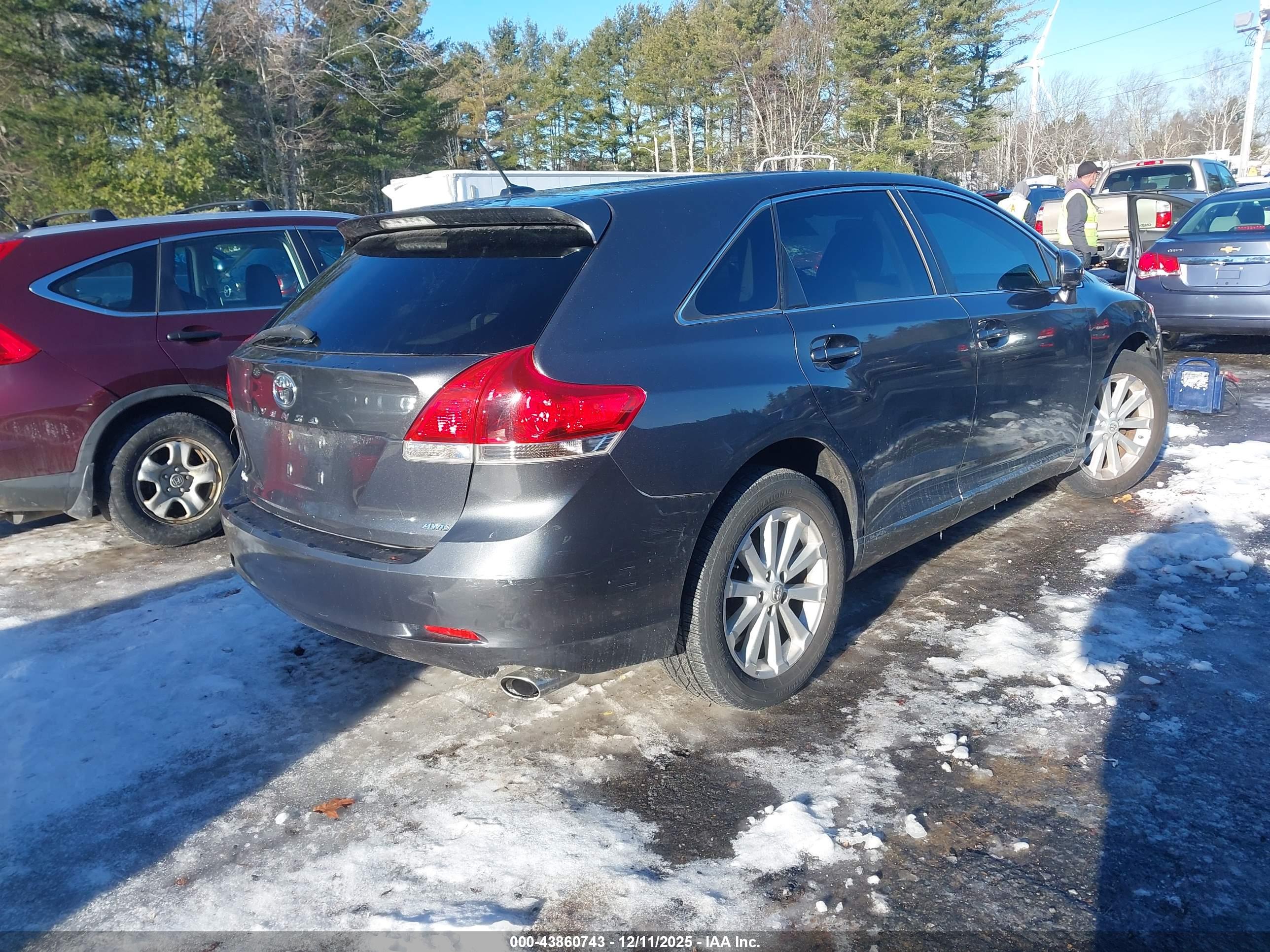 TOYOTA VENZA image 4