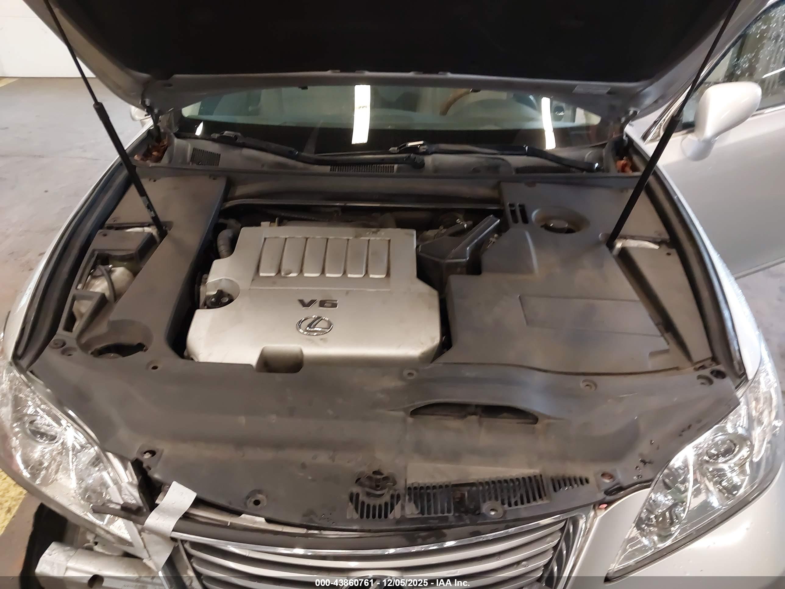 LEXUS ES image 10