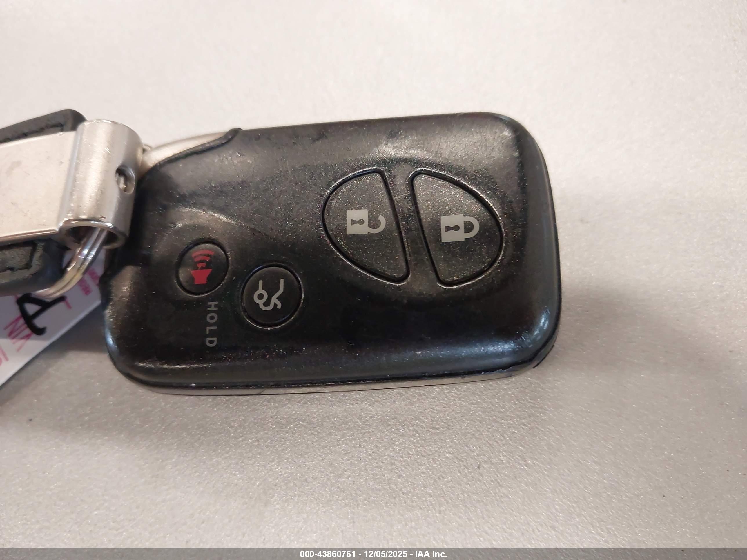 LEXUS ES image 11
