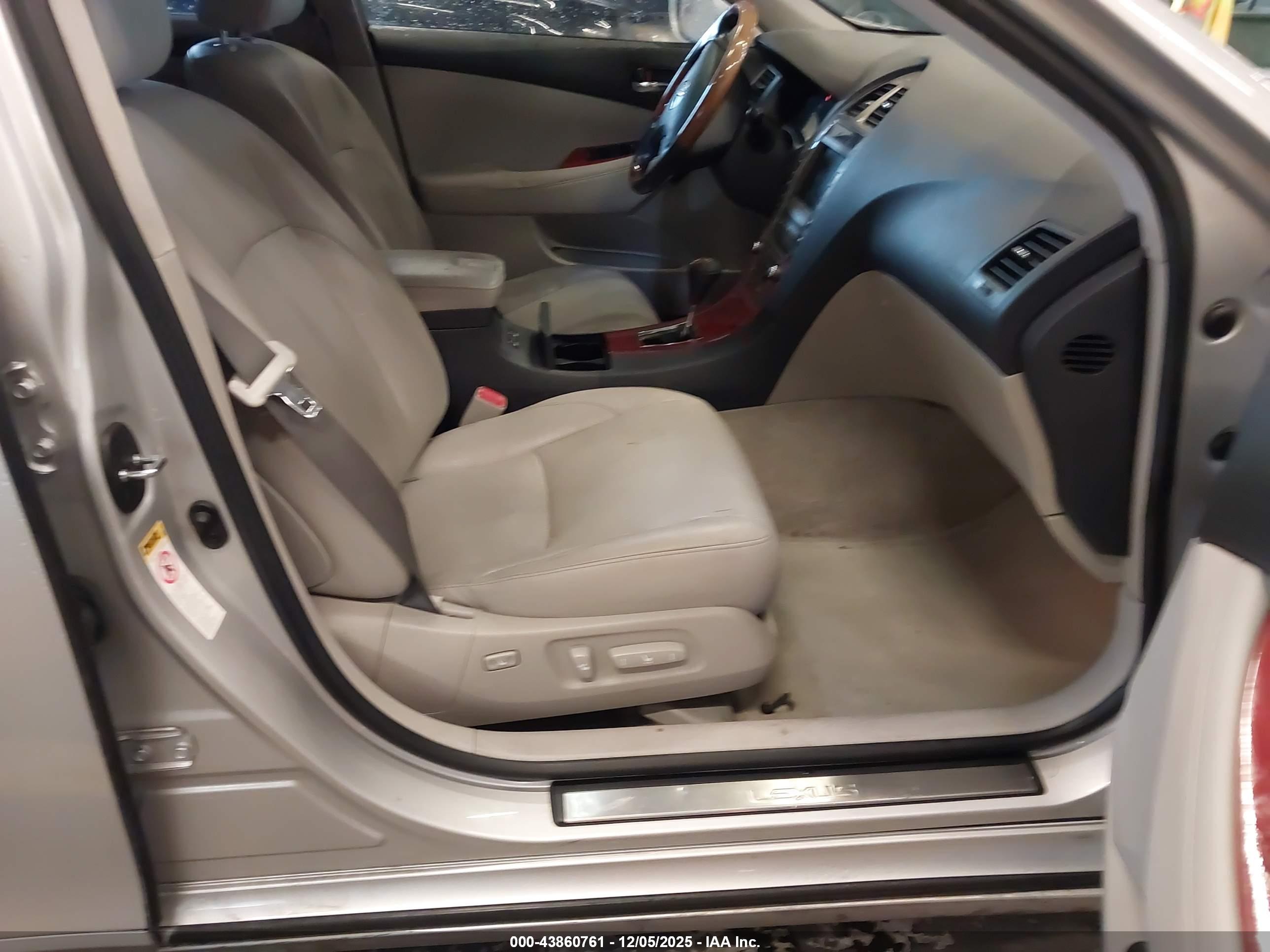 LEXUS ES image 5