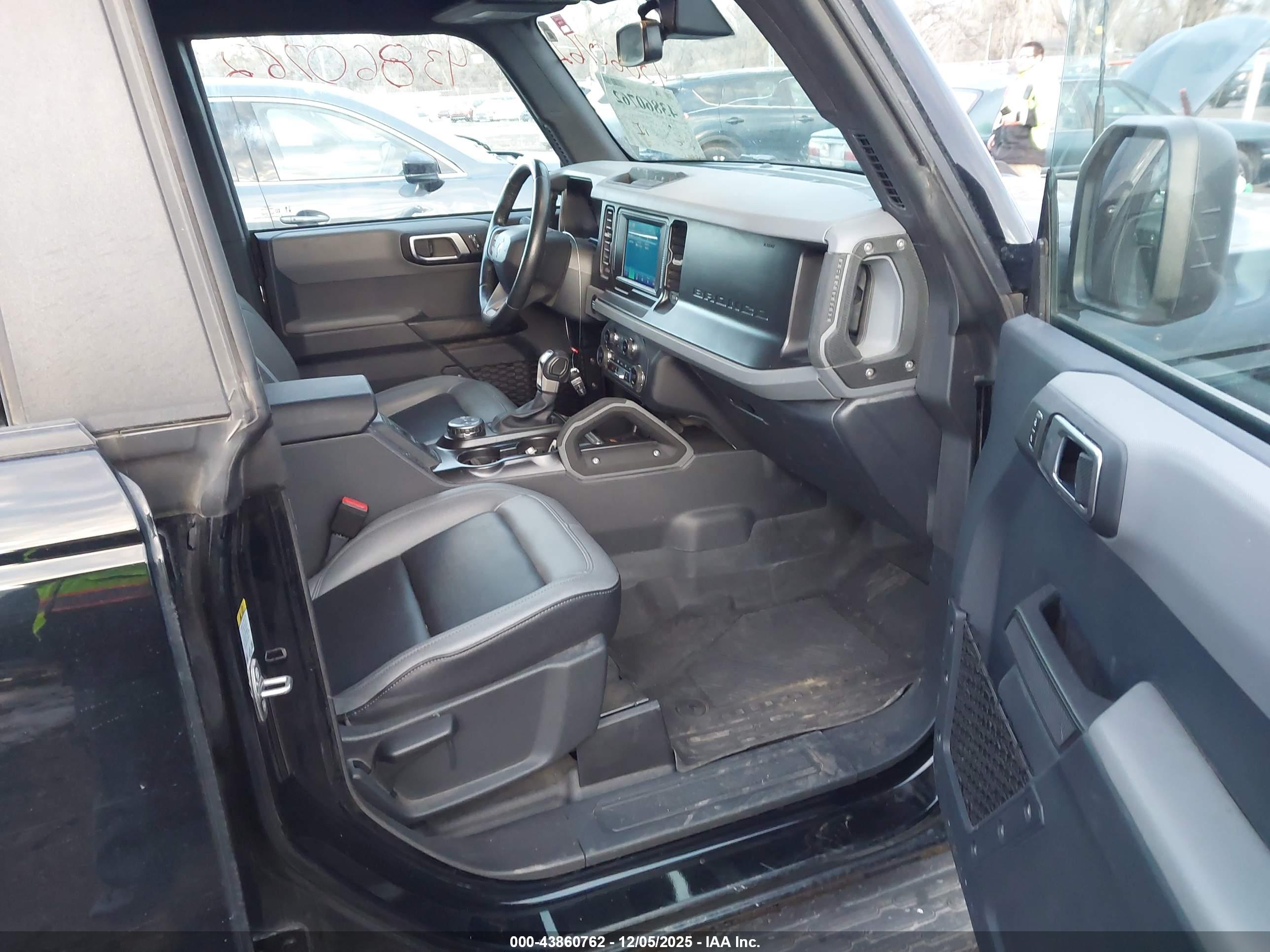 FORD BRONCO image 5