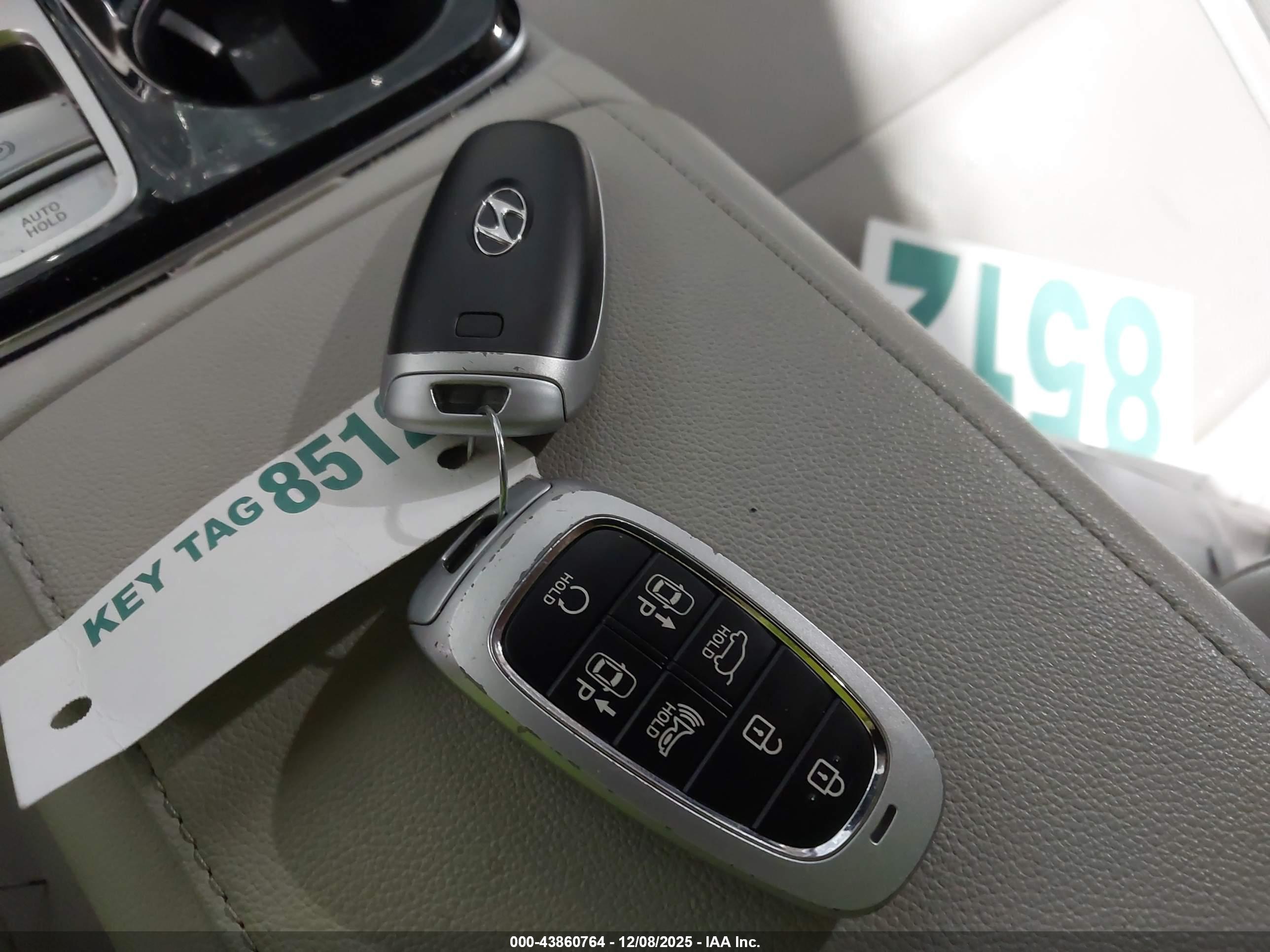 HYUNDAI TUCSON image 11