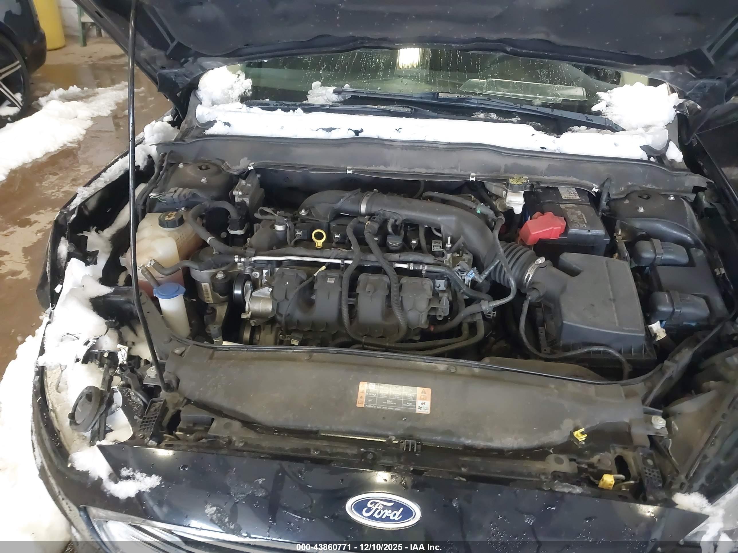 FORD FUSION image 10