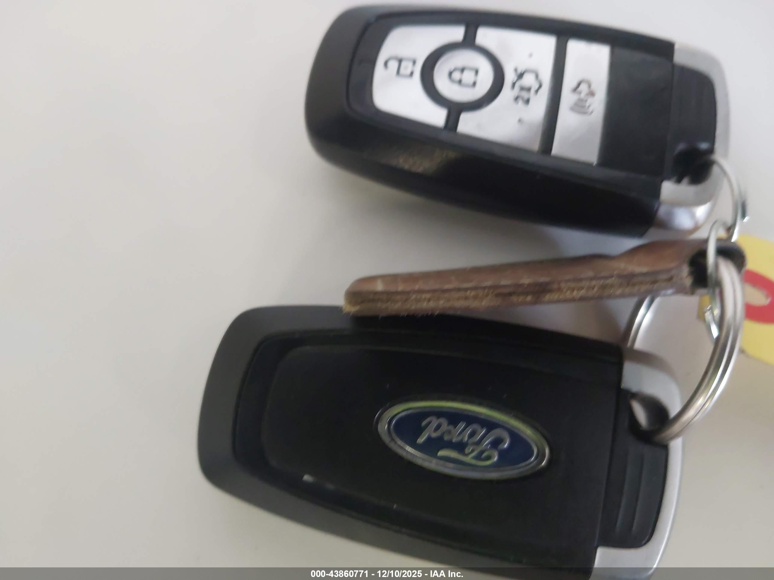 FORD FUSION image 11