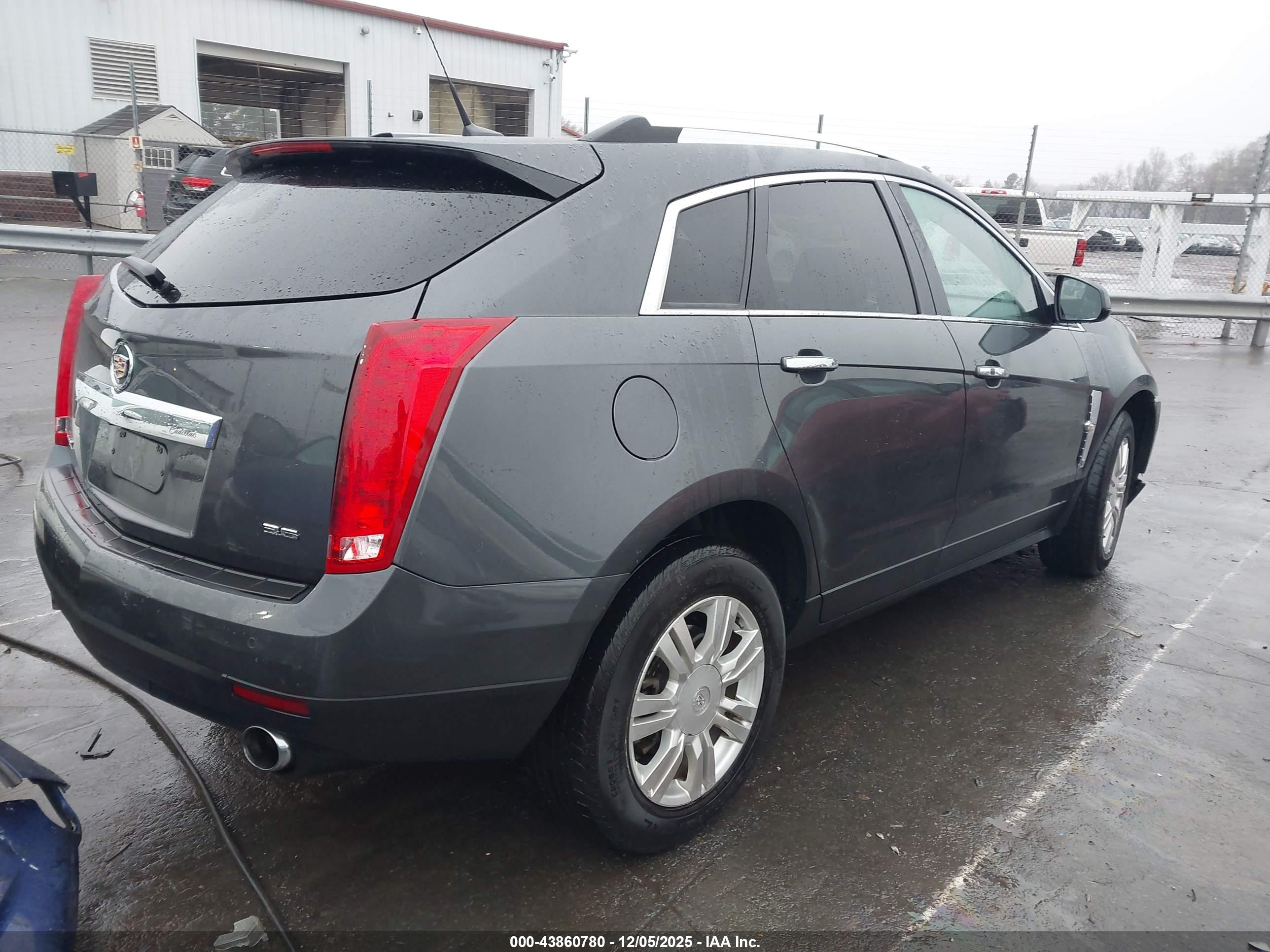 CADILLAC SRX image 4