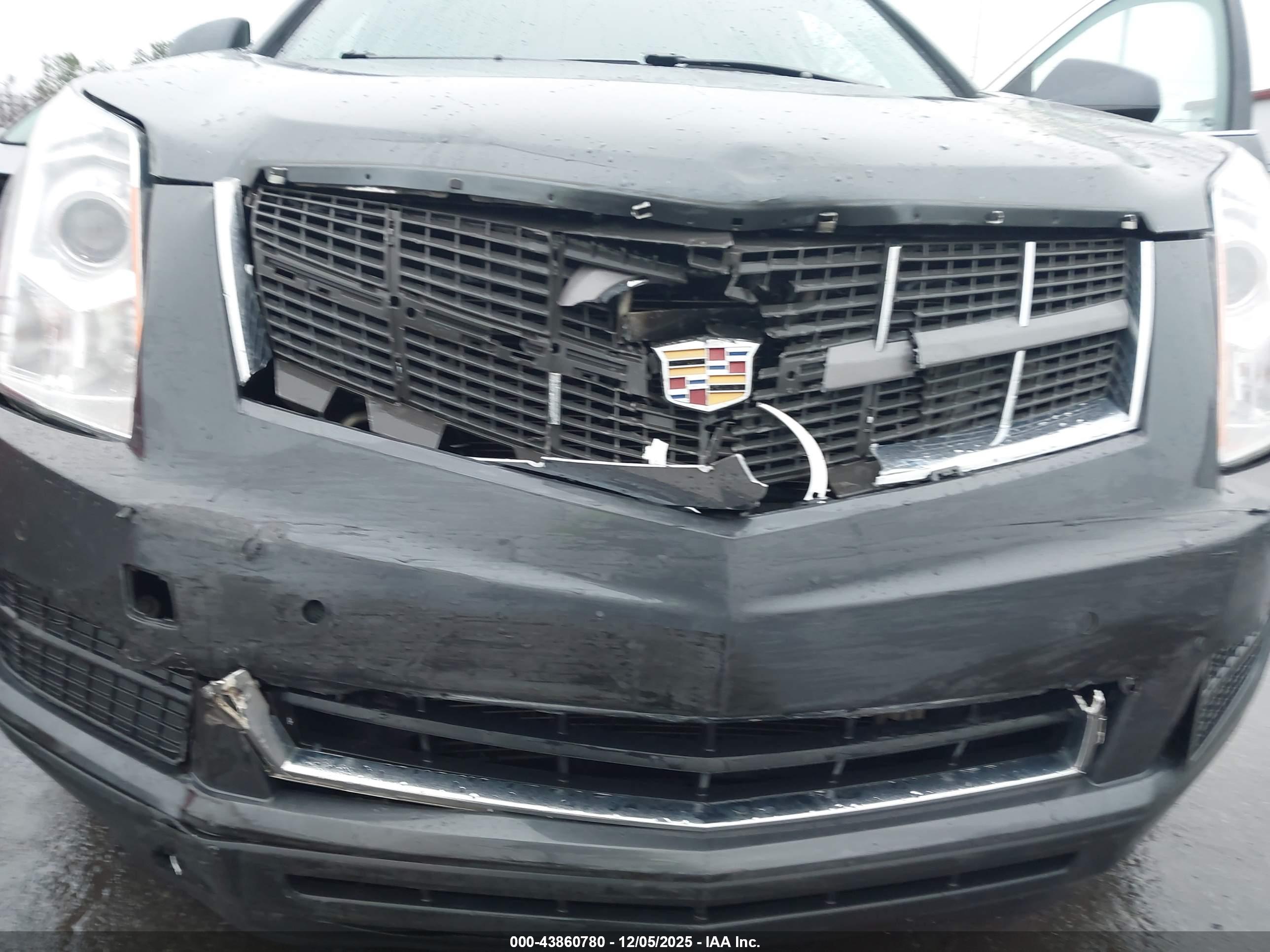 CADILLAC SRX image 6