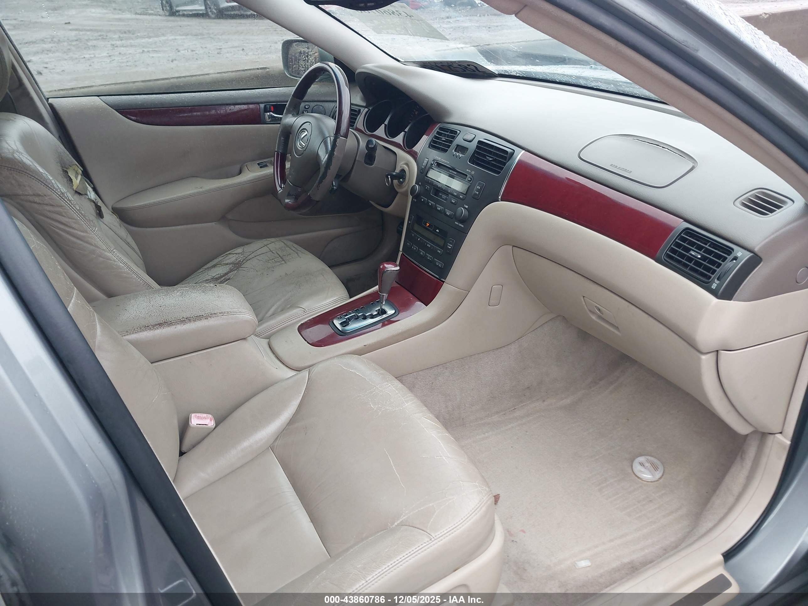 LEXUS ES image 5