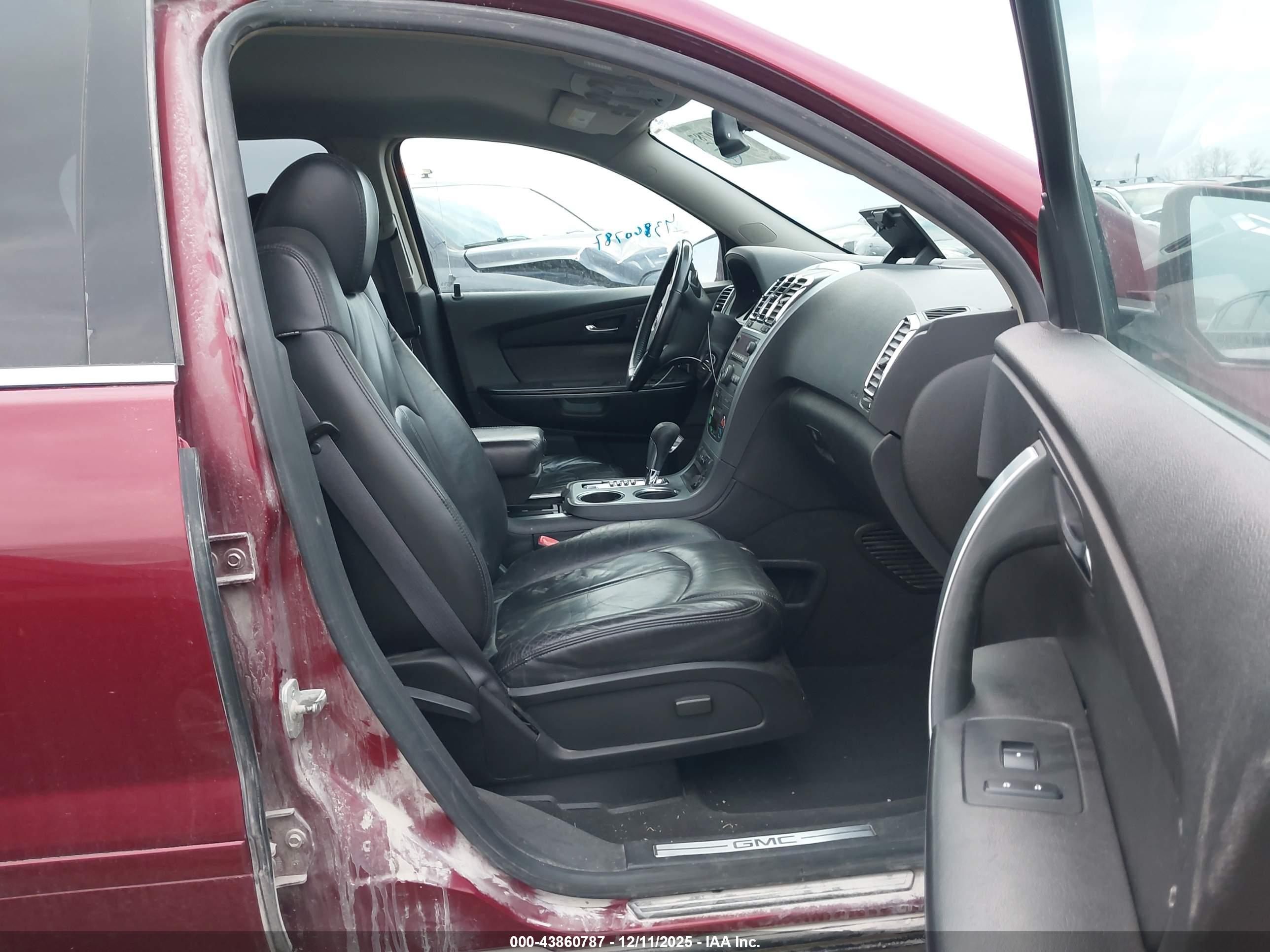 GMC ACADIA image 5