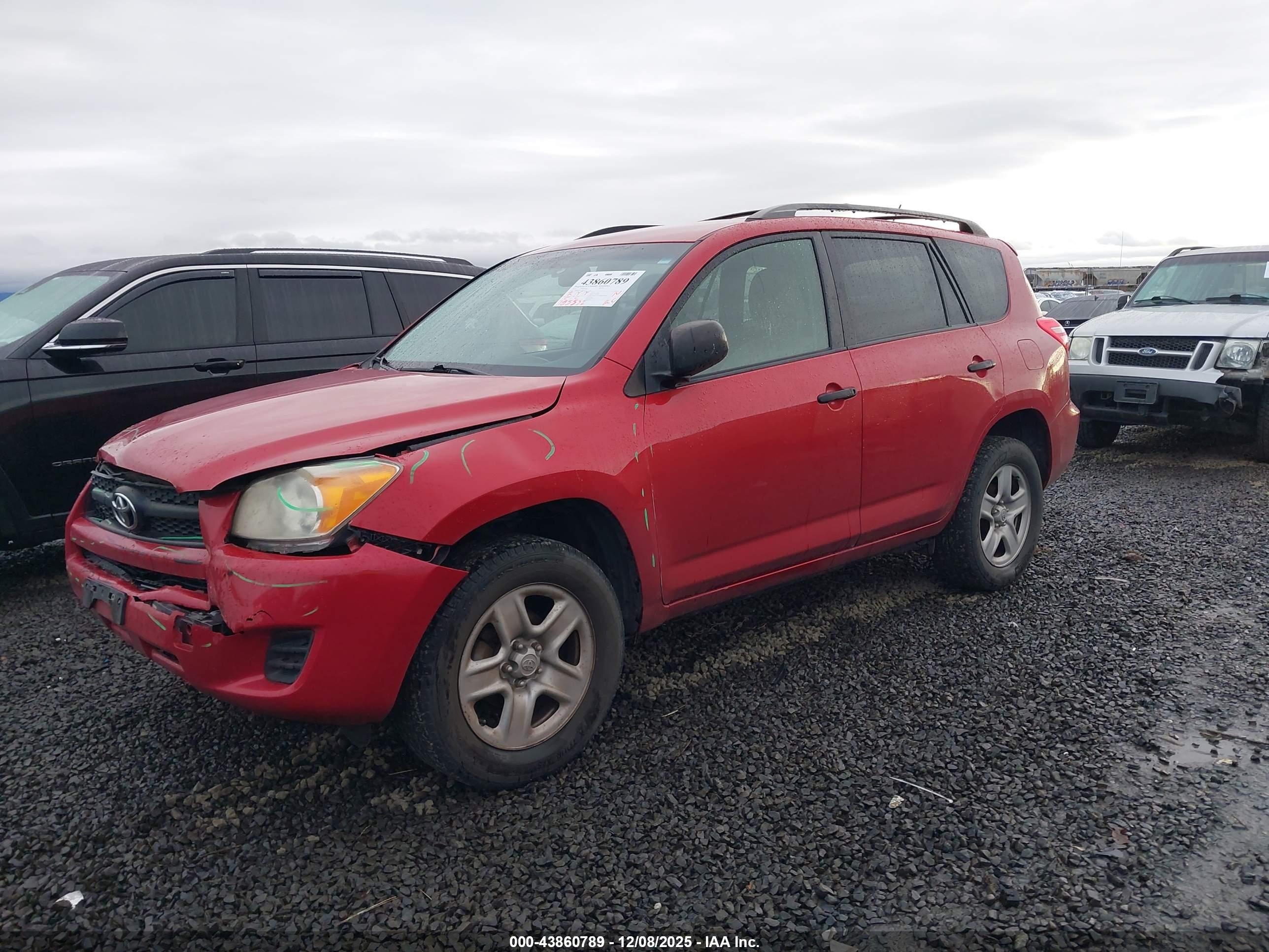 TOYOTA RAV4 image 2