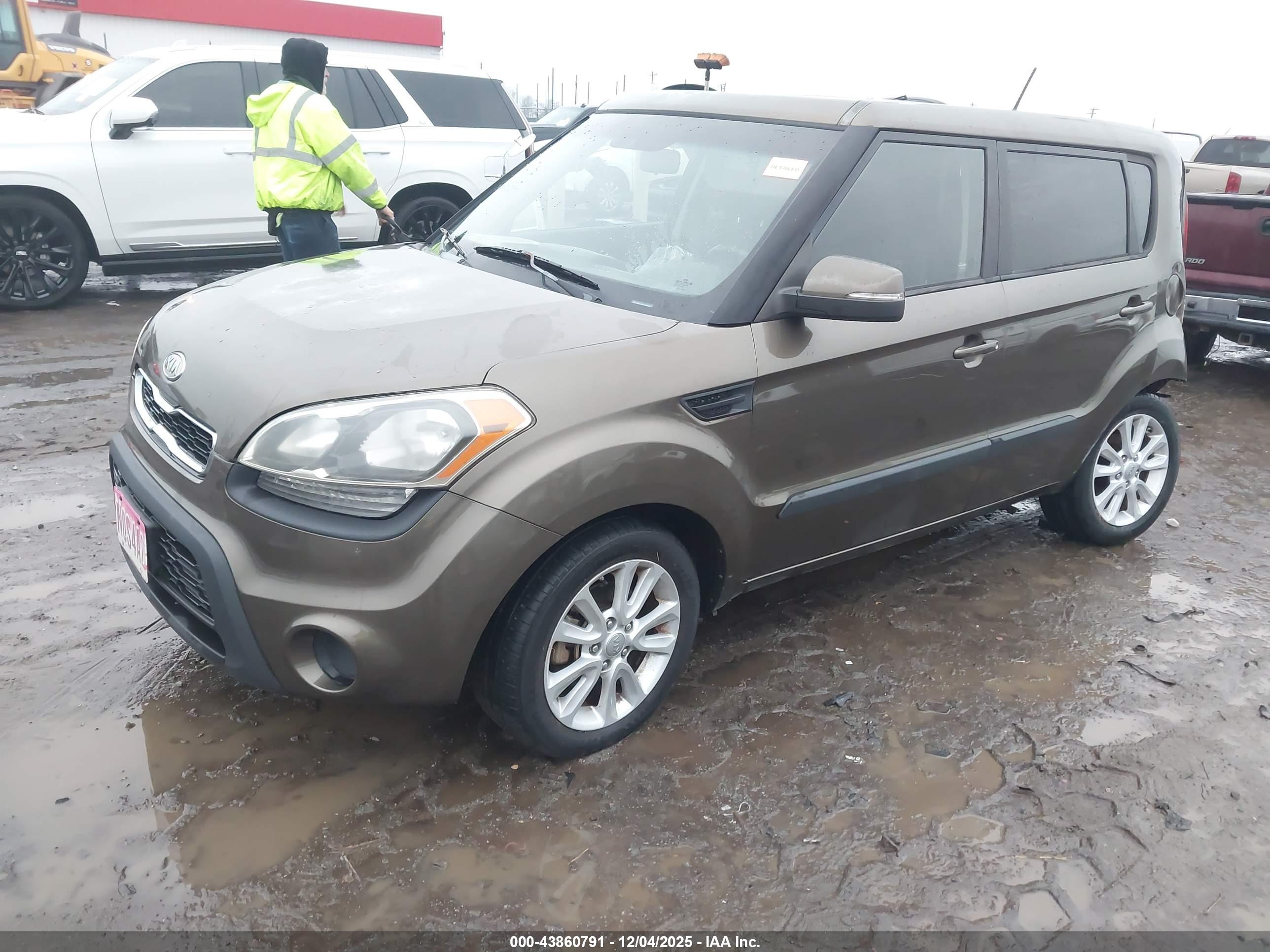 KIA SOUL image 2