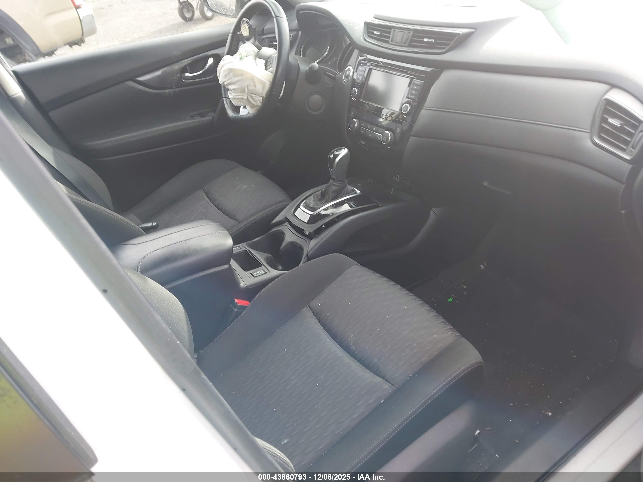 NISSAN ROGUE image 5