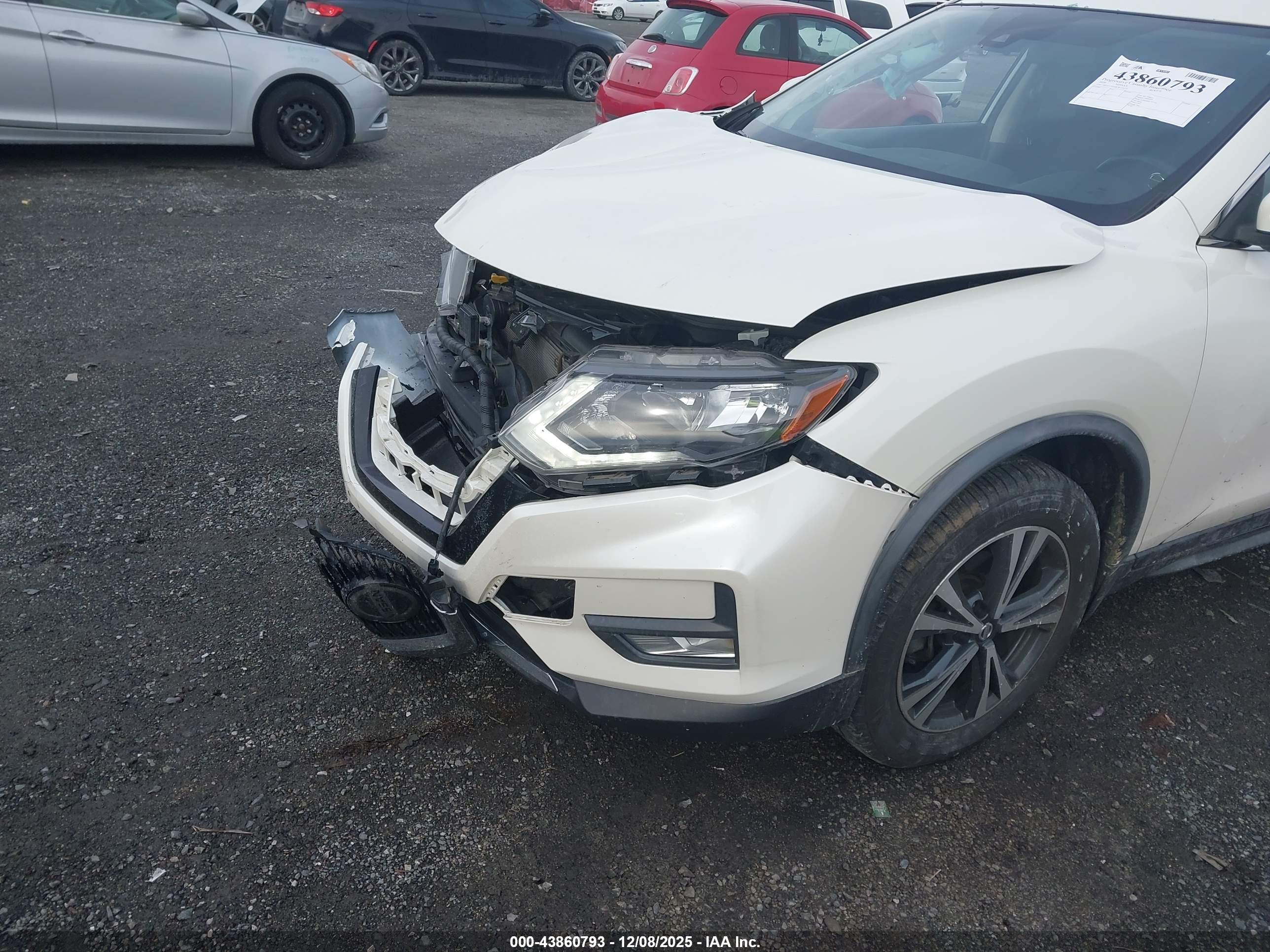 NISSAN ROGUE image 6
