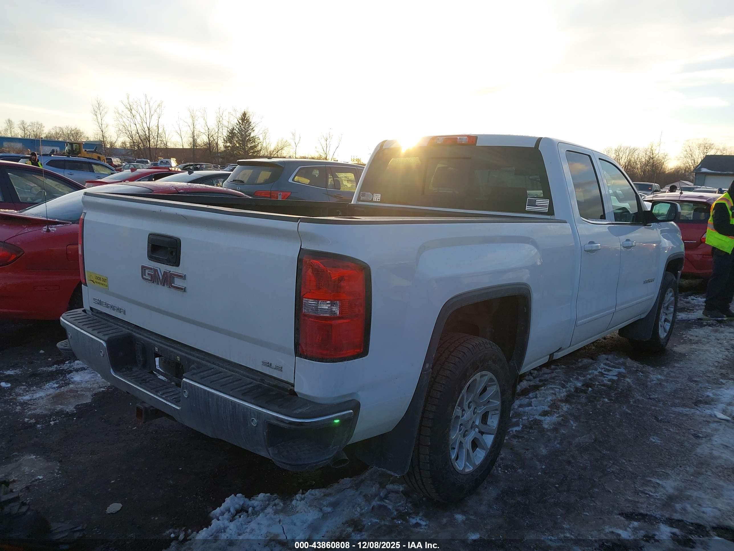 GMC SIERRA image 4