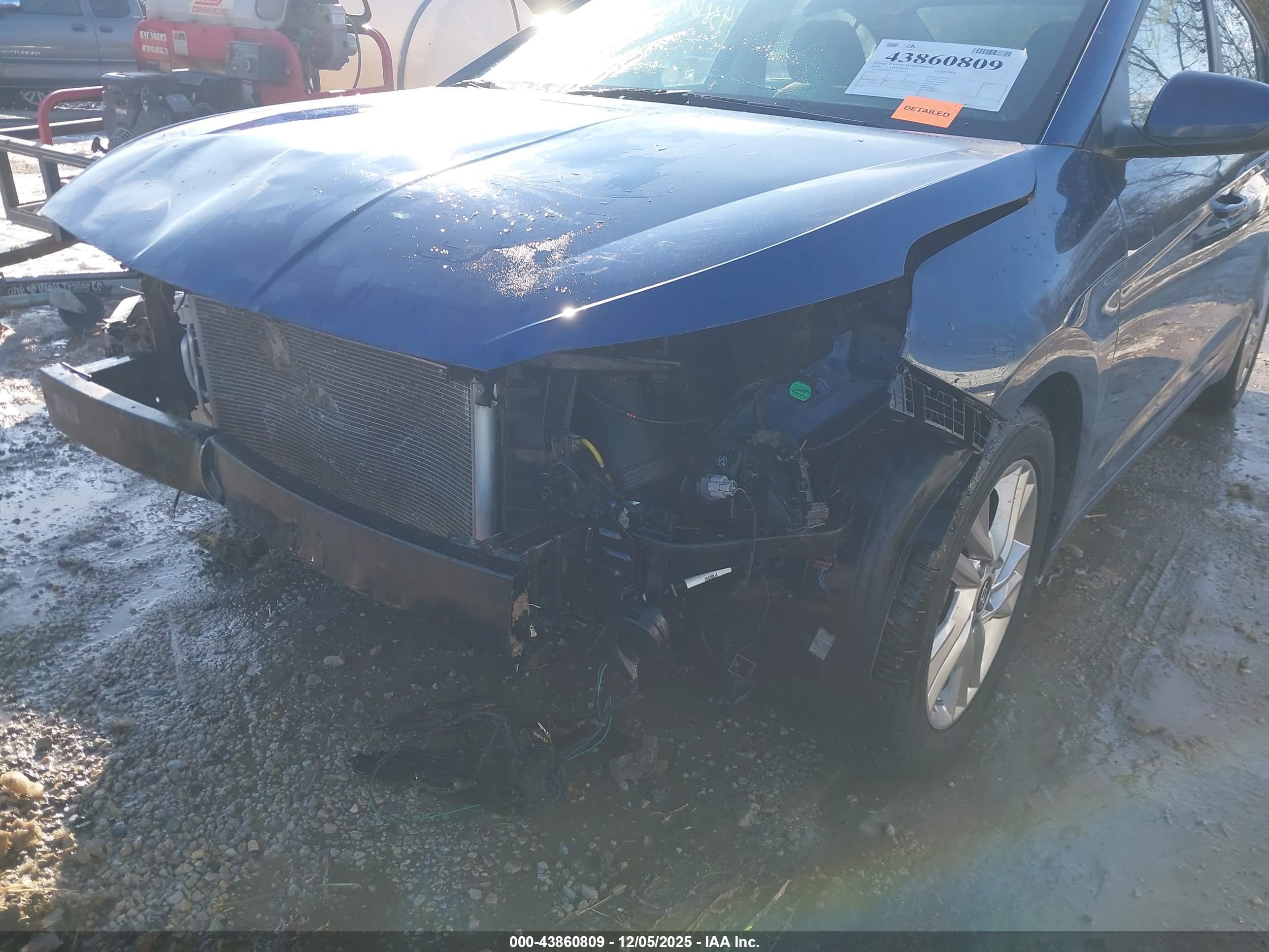 HYUNDAI ELANTRA image 6