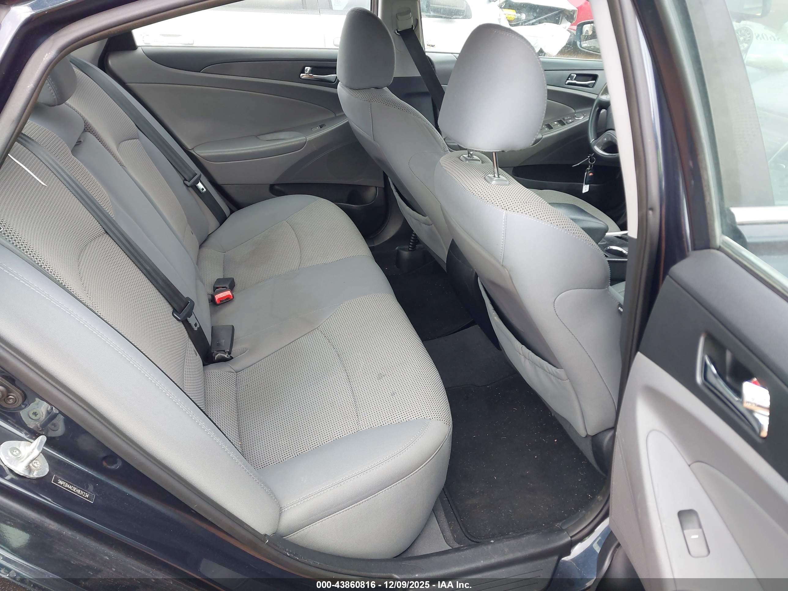 HYUNDAI SONATA image 8