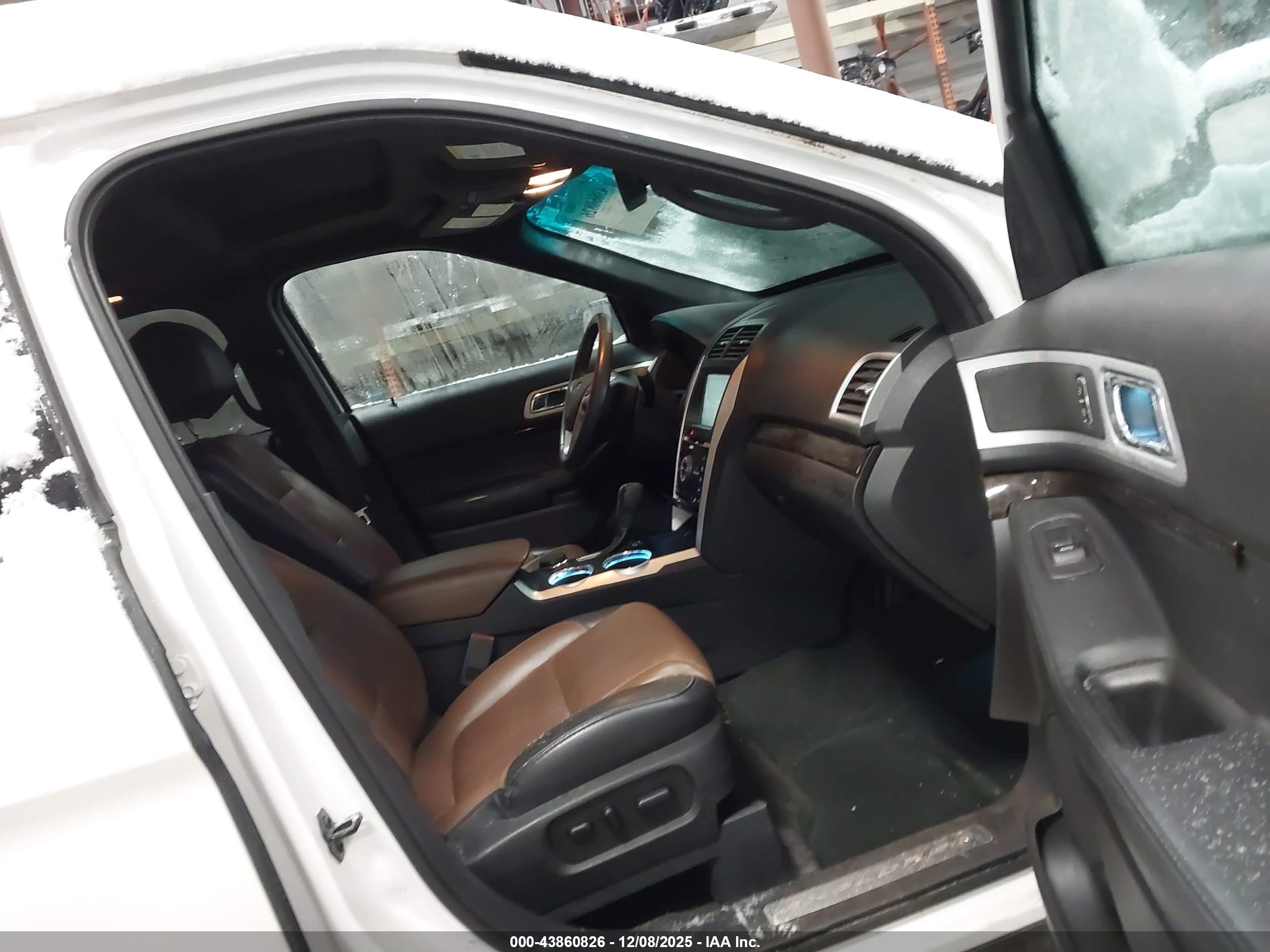 FORD EXPLORER image 5