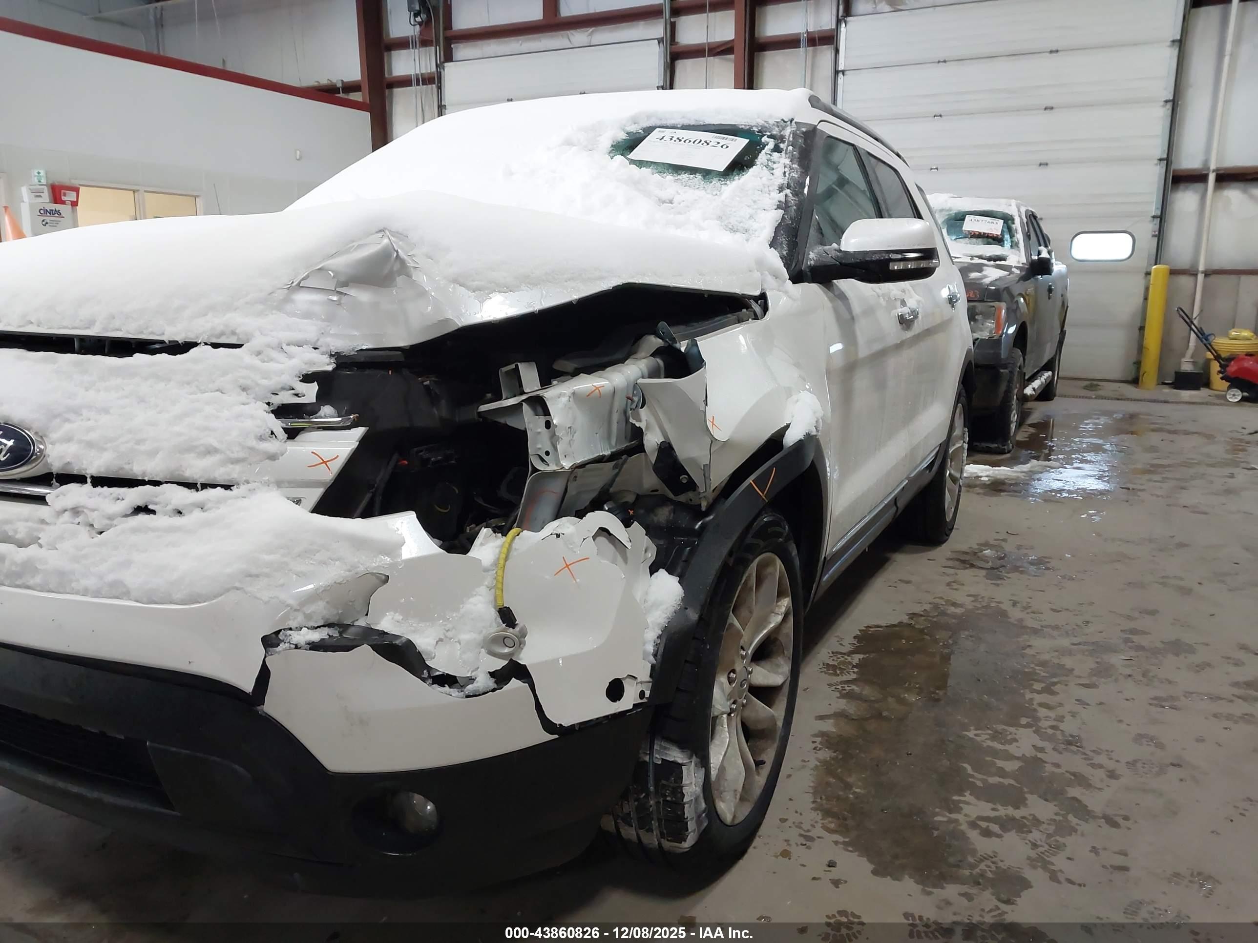 FORD EXPLORER image 6
