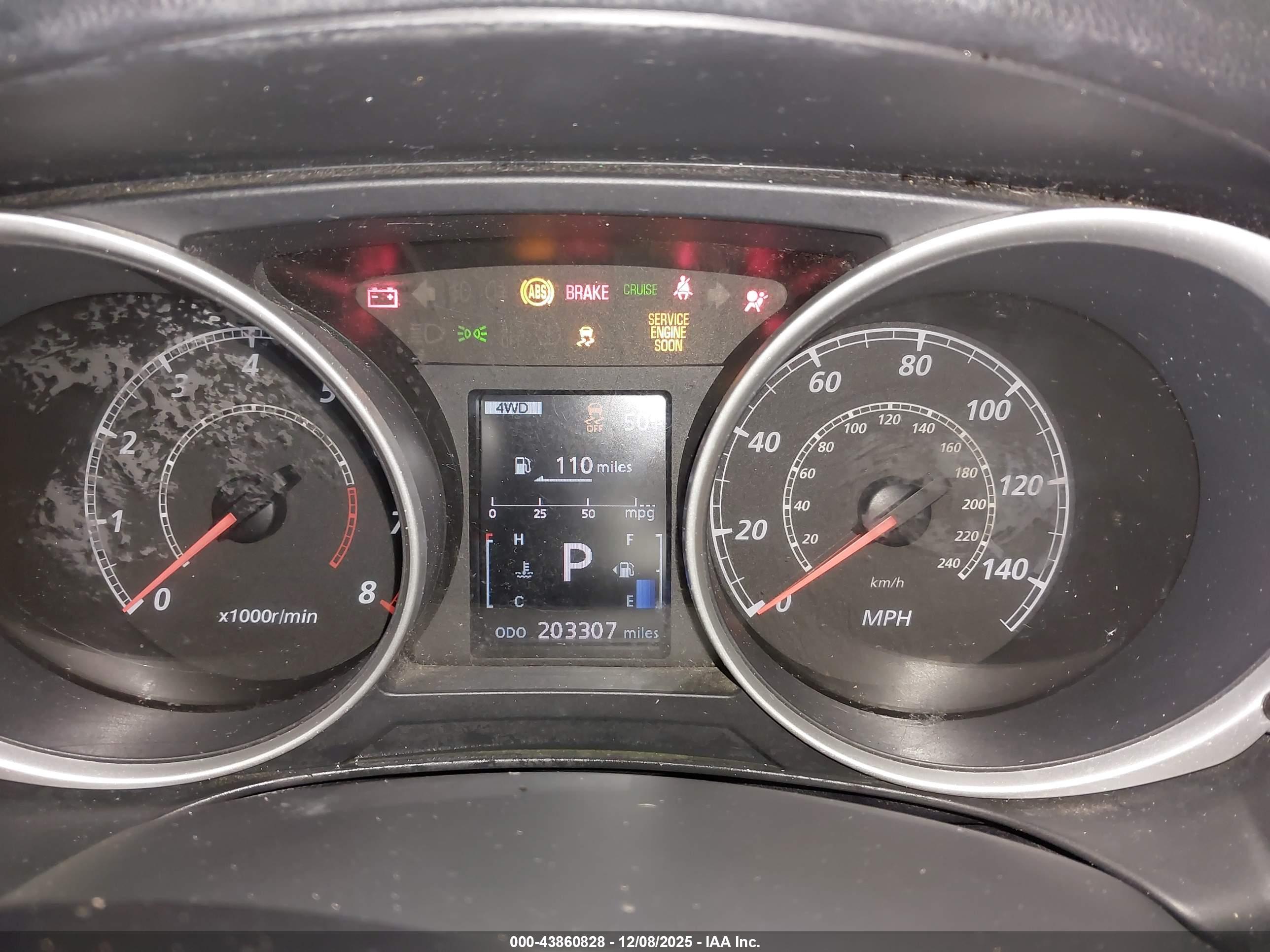 MITSUBISHI OUTLANDER image 7