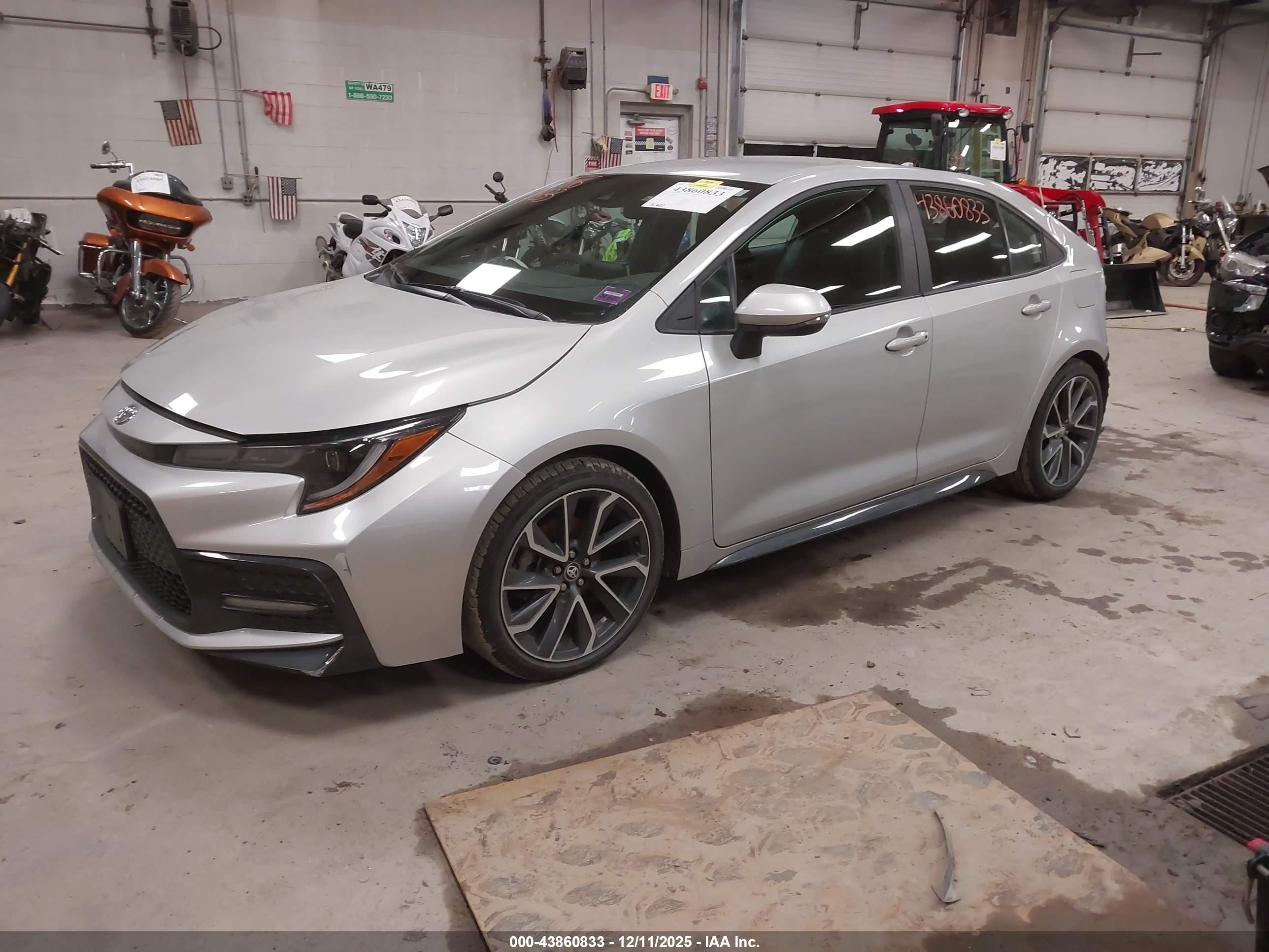 TOYOTA COROLLA image 2