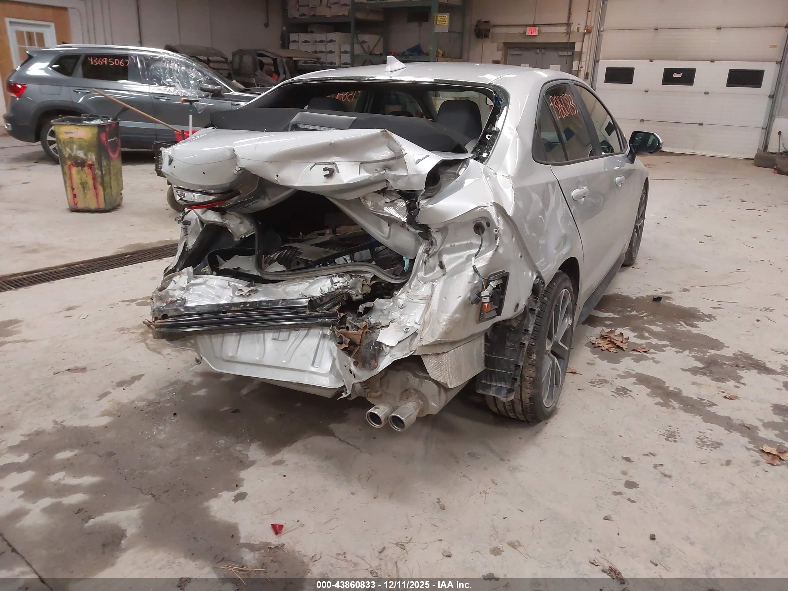 TOYOTA COROLLA image 4