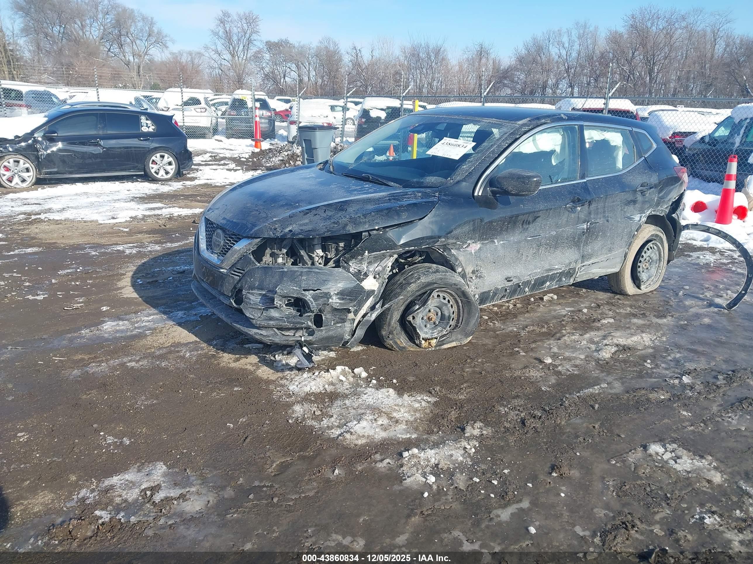 NISSAN ROGUE image 2