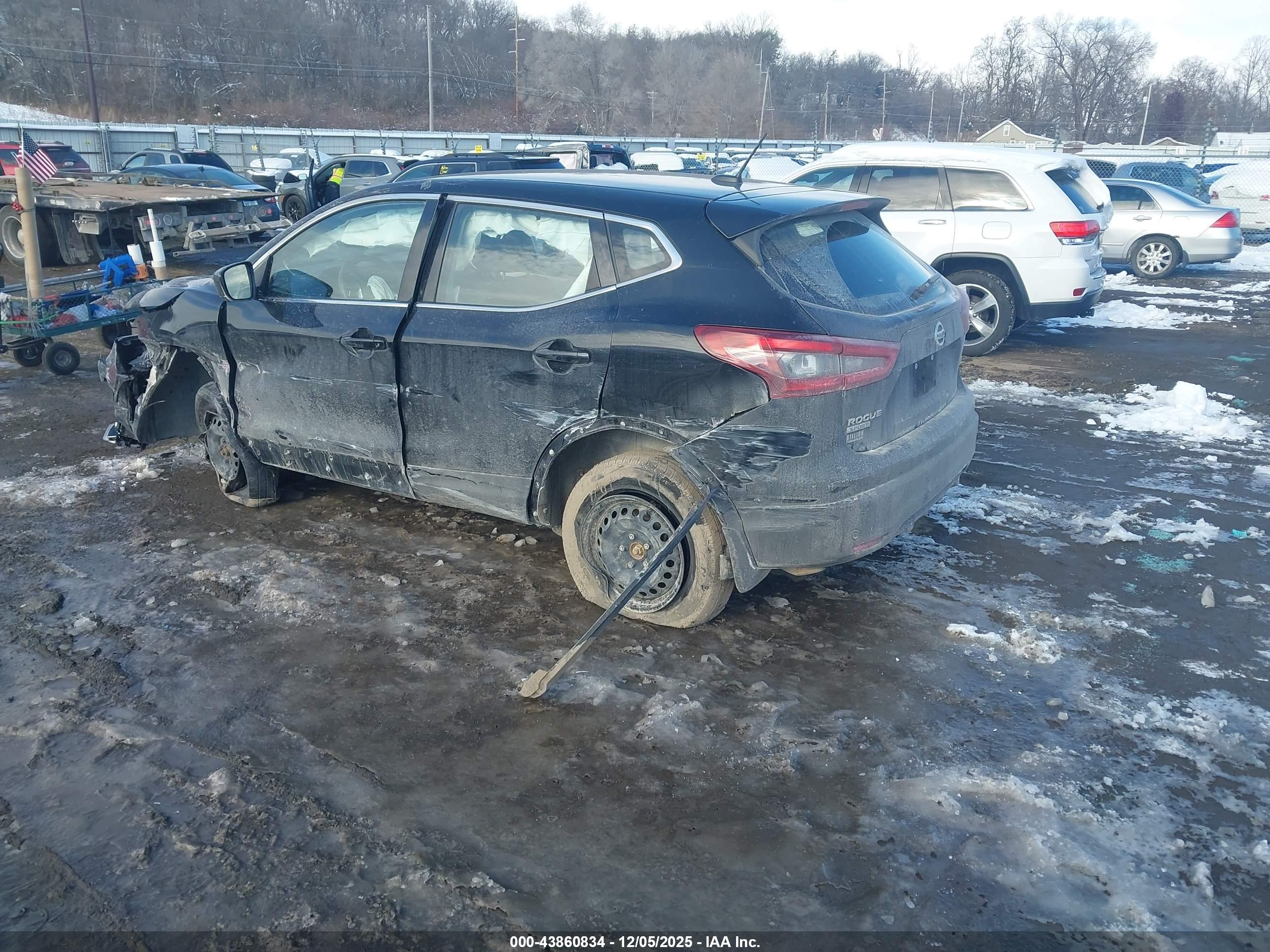 NISSAN ROGUE image 3