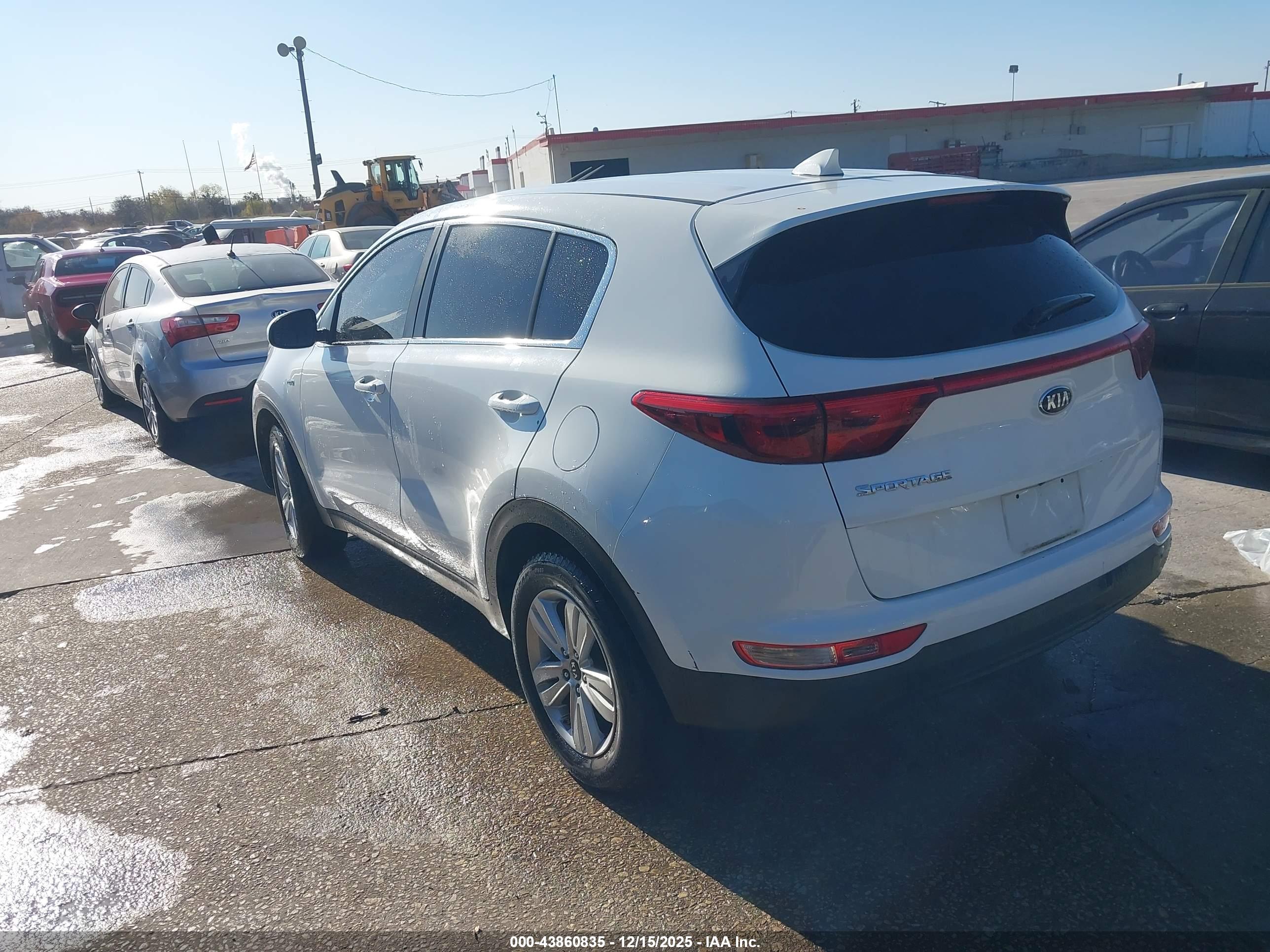 KIA SPORTAGE image 3