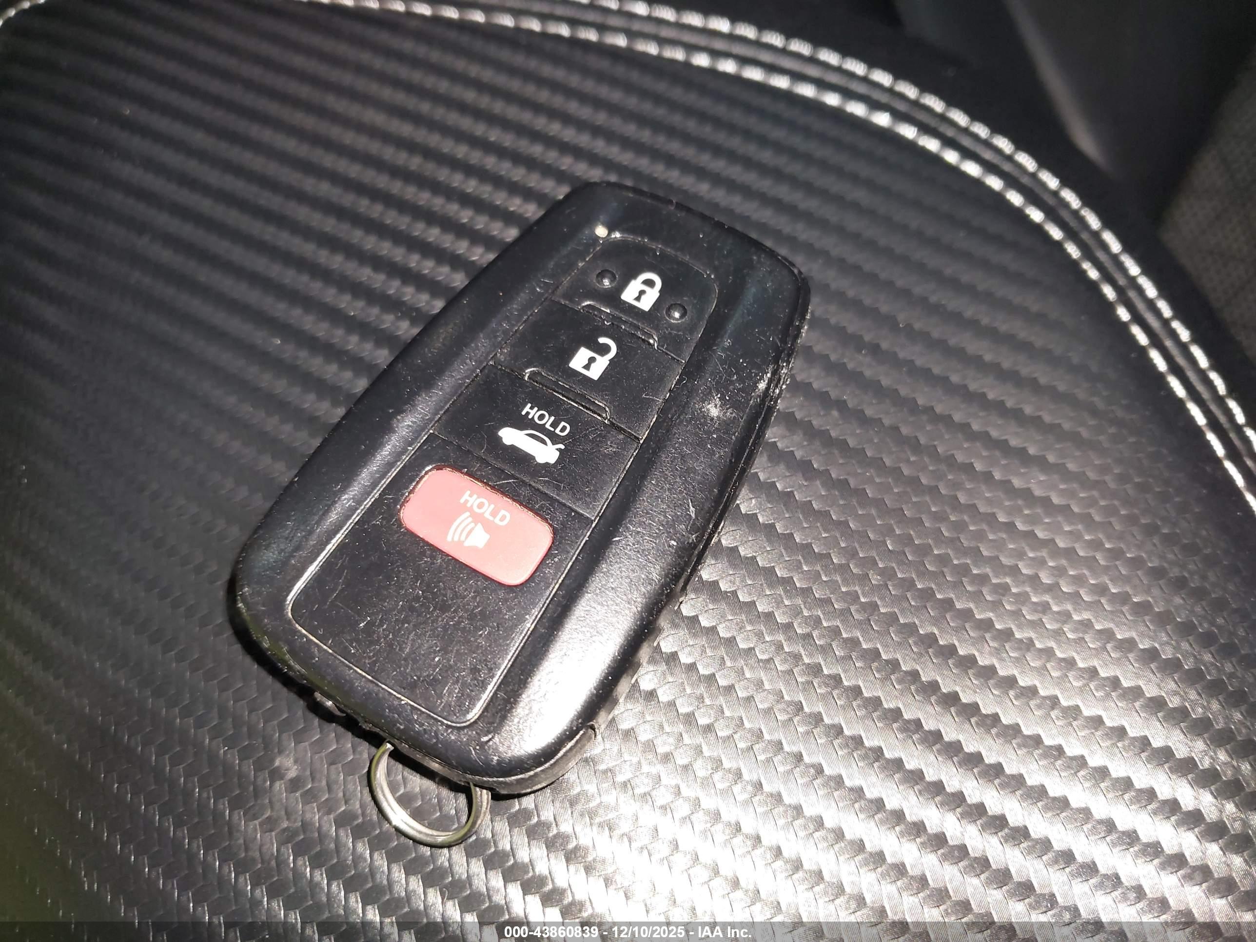 TOYOTA CAMRY image 11