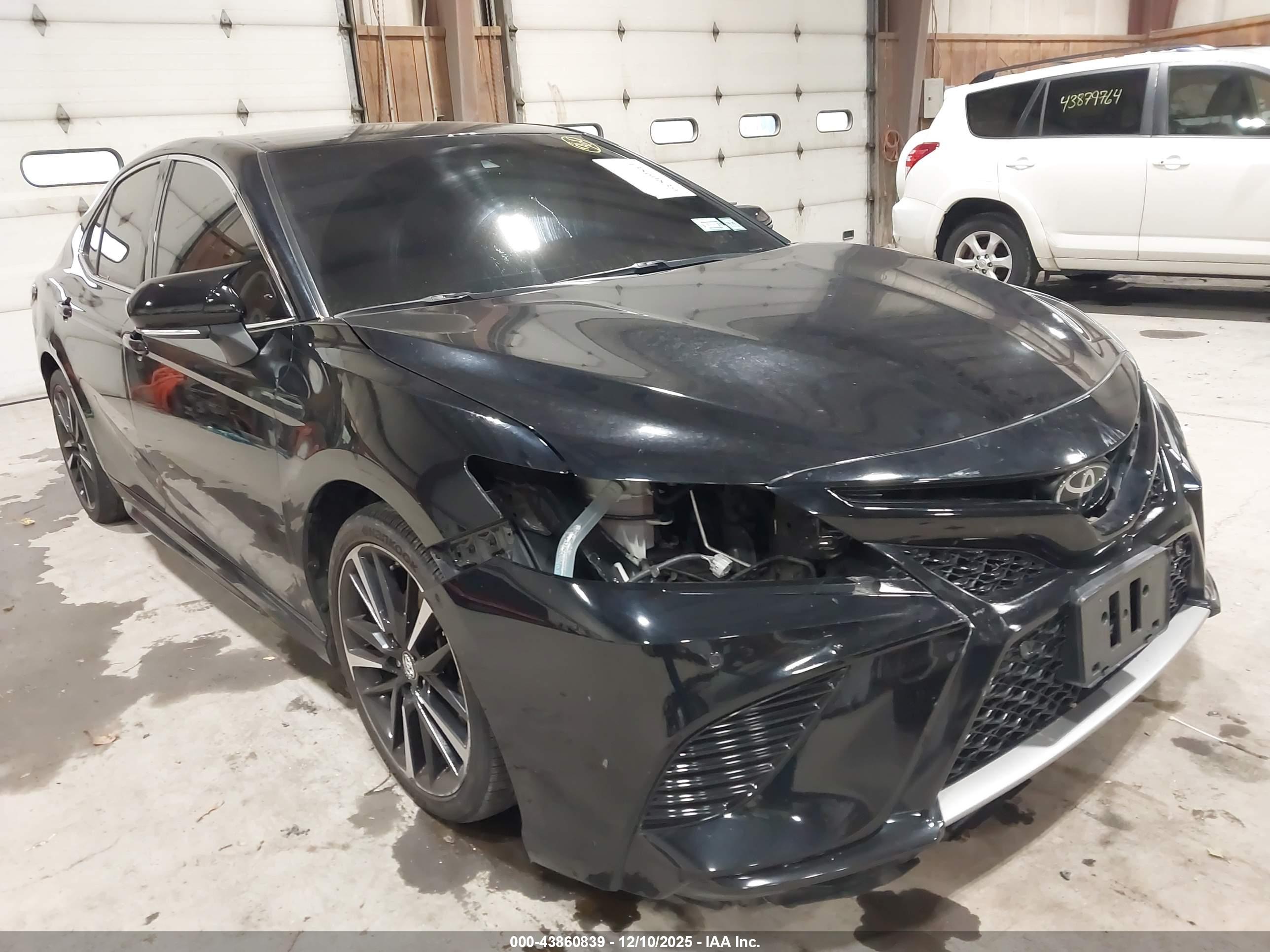 TOYOTA CAMRY image 6
