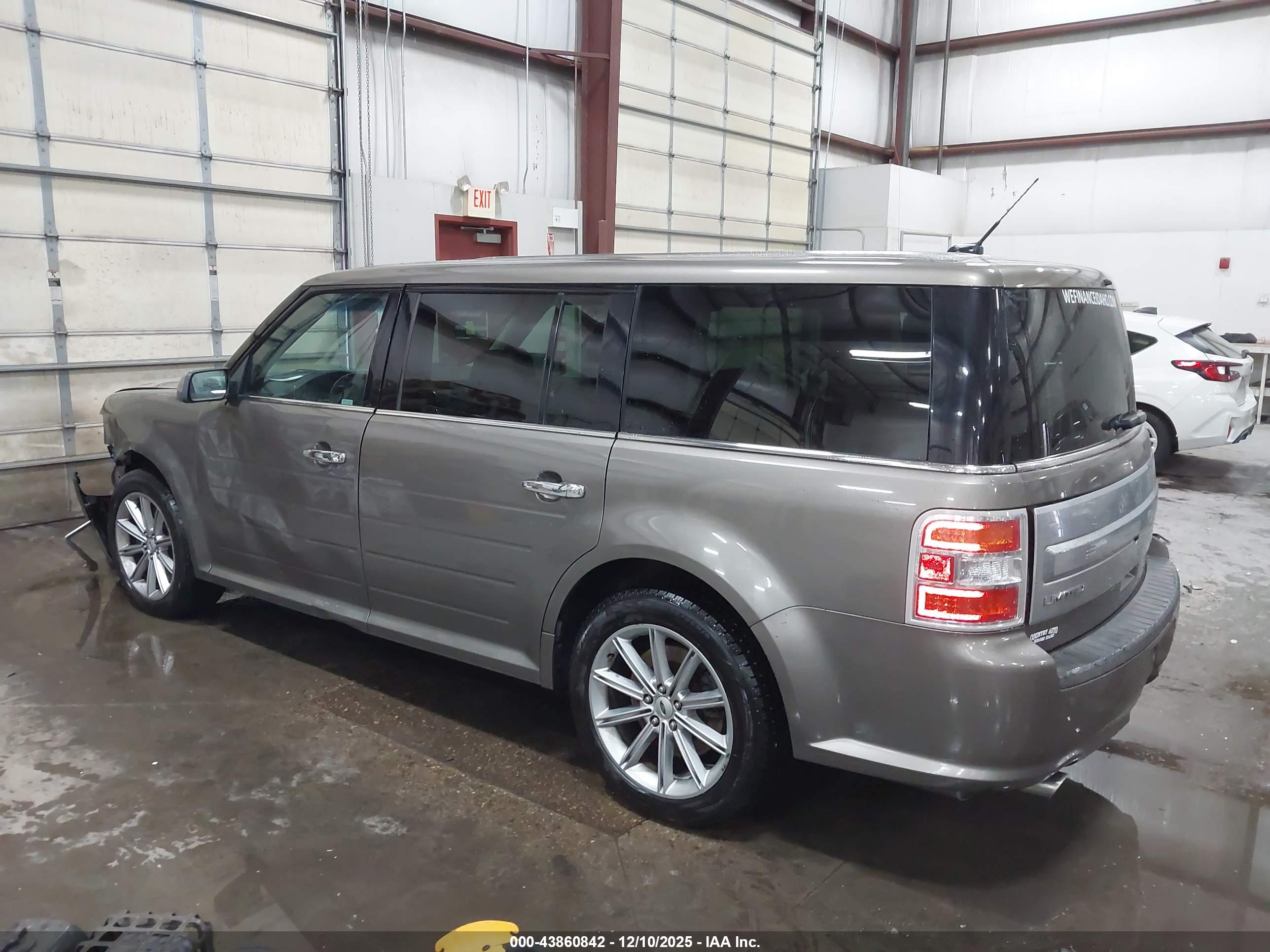 FORD FLEX image 3