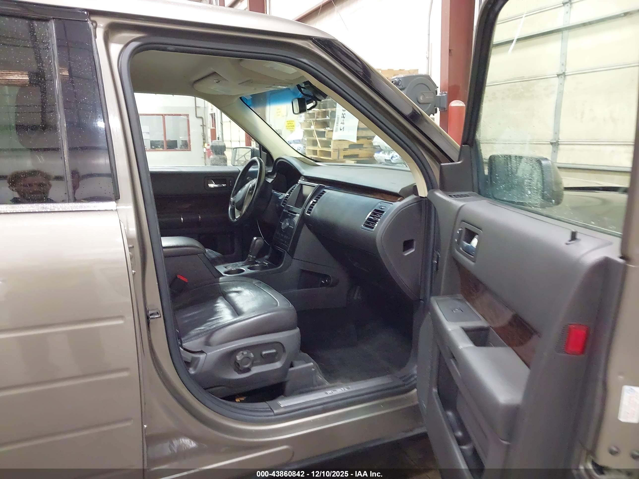 FORD FLEX image 5