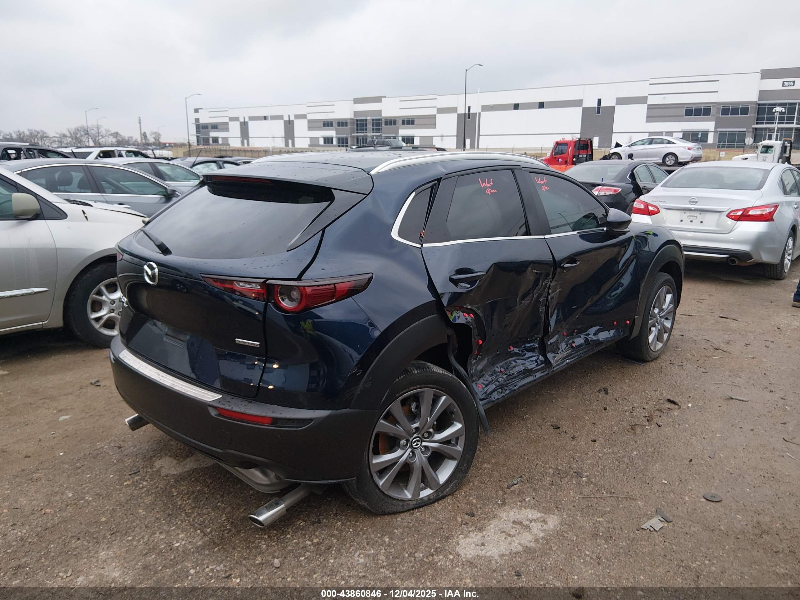 MAZDA CX-30 image 4