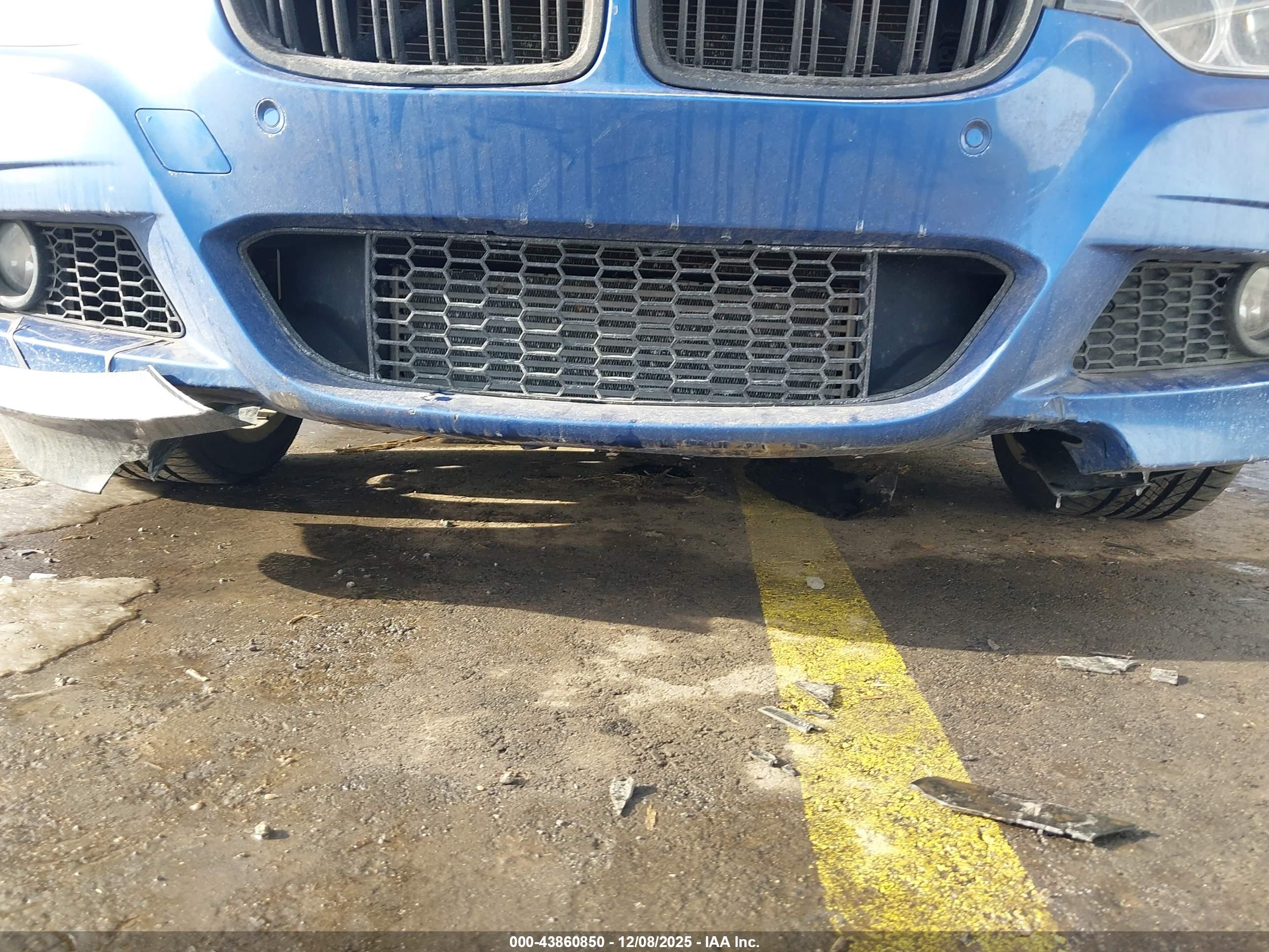 BMW 335I image 6