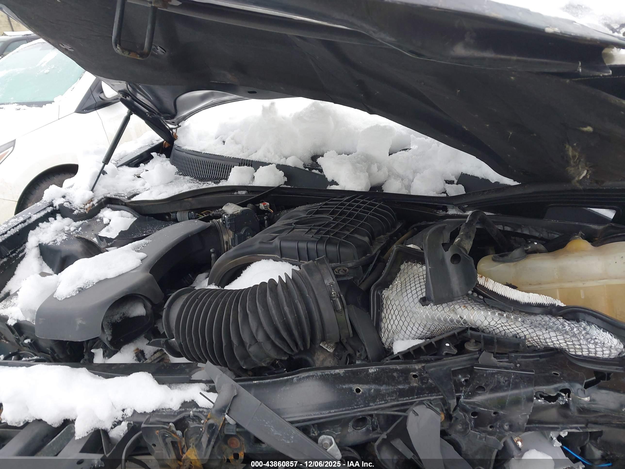 CHRYSLER 300 image 10