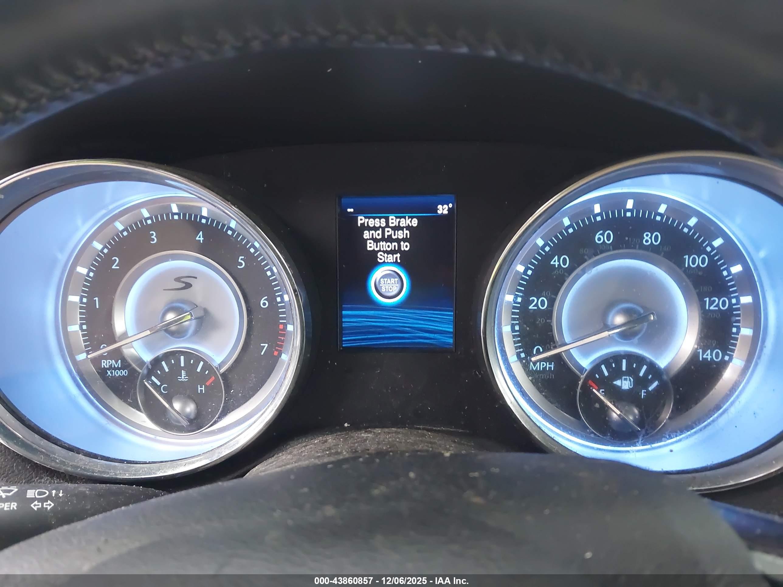 CHRYSLER 300 image 7