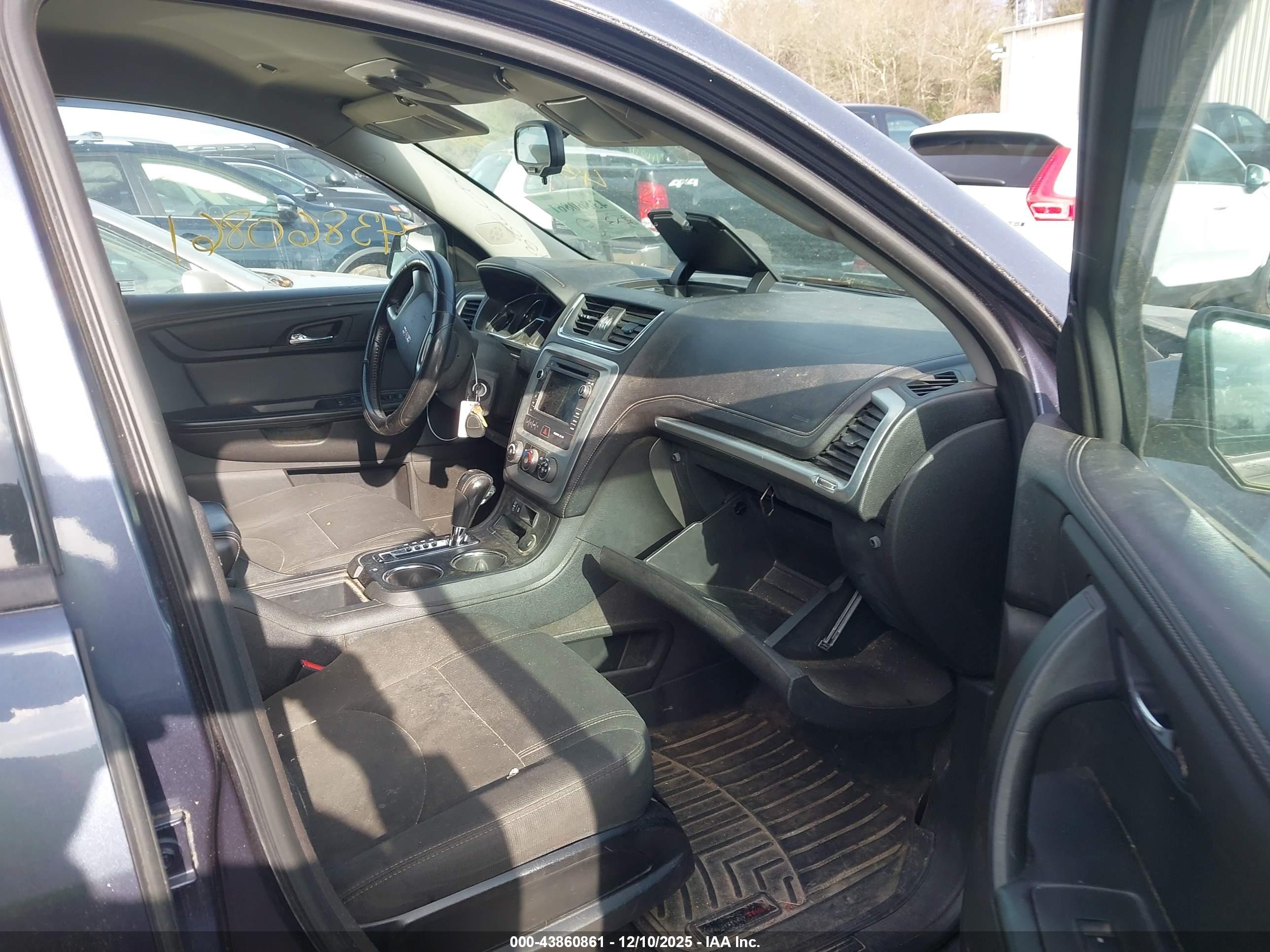 GMC ACADIA image 5