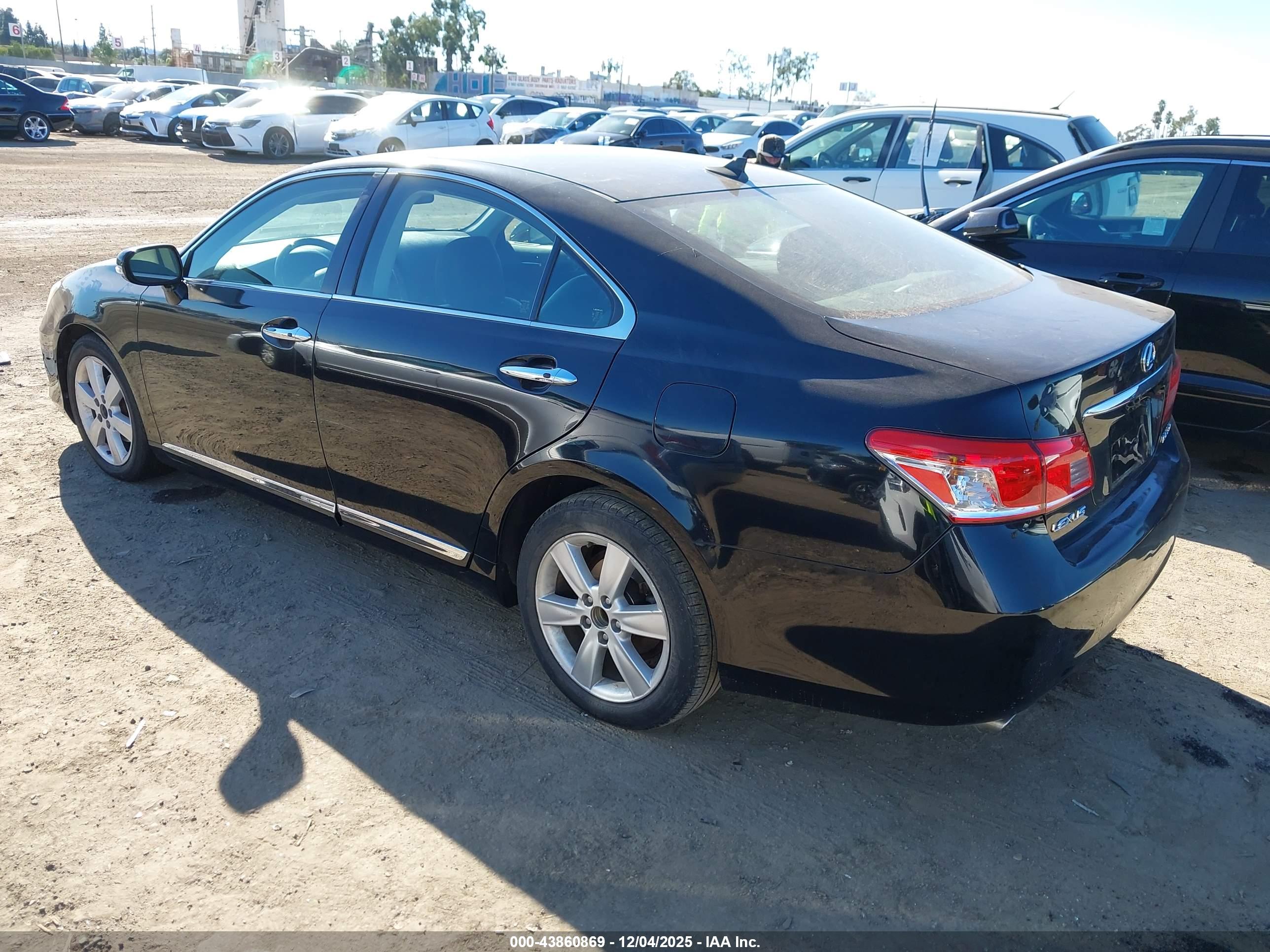 LEXUS ES image 3