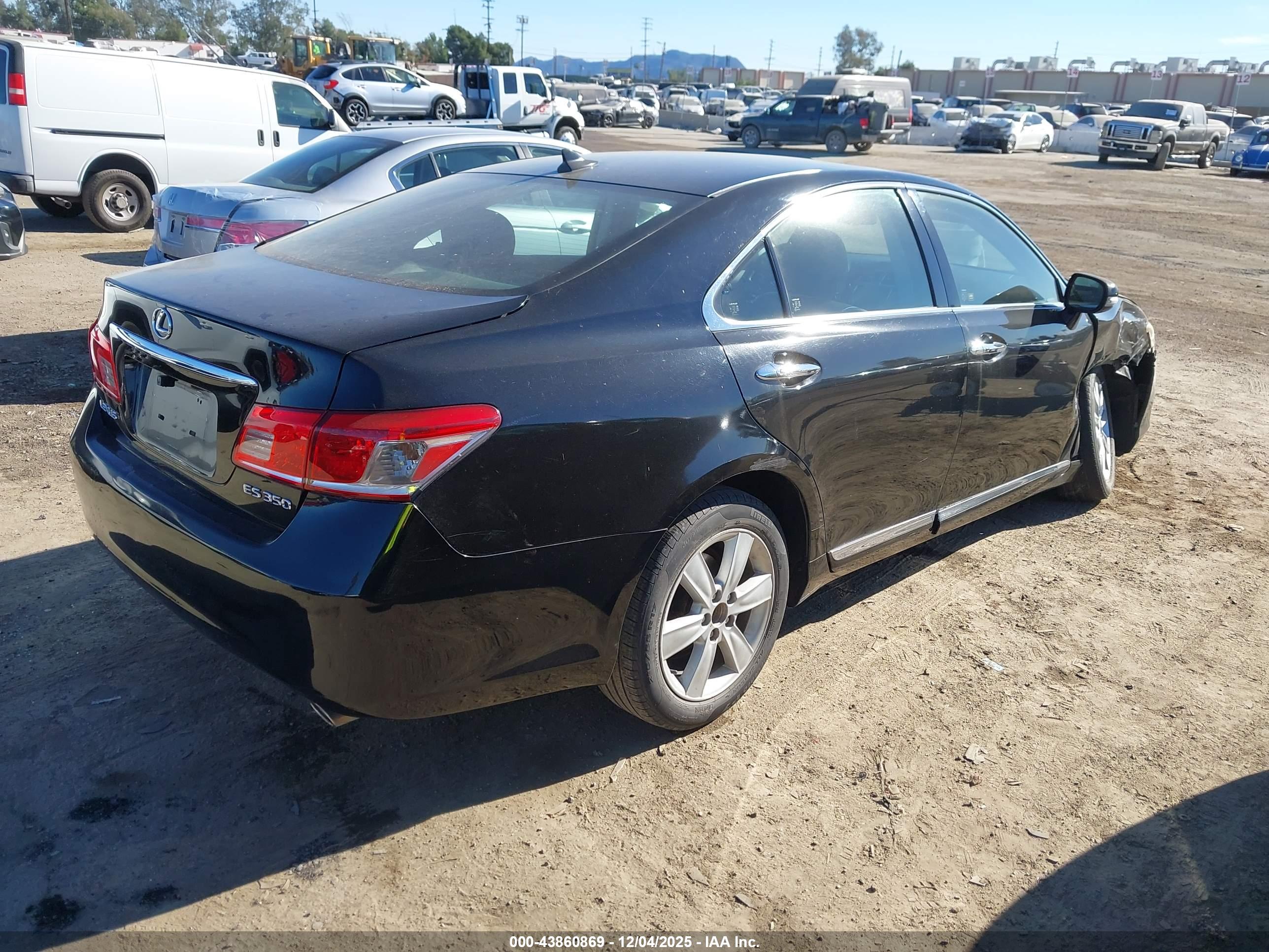 LEXUS ES image 4