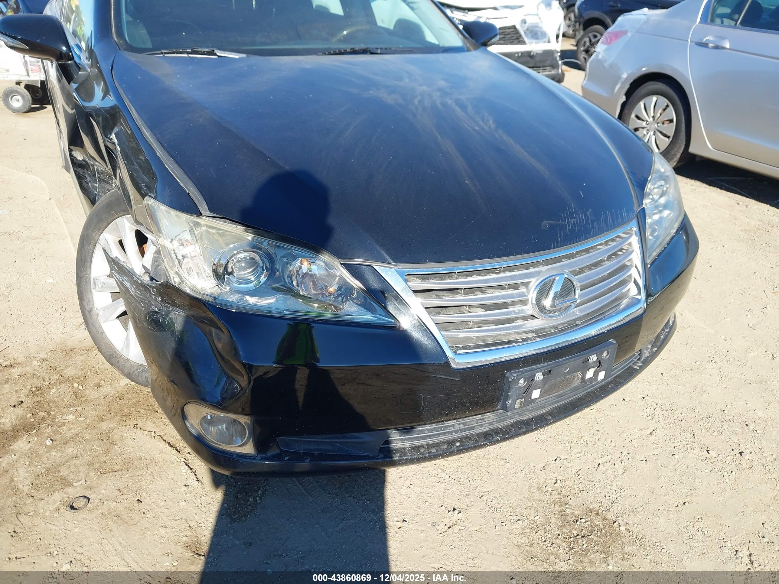 LEXUS ES image 6