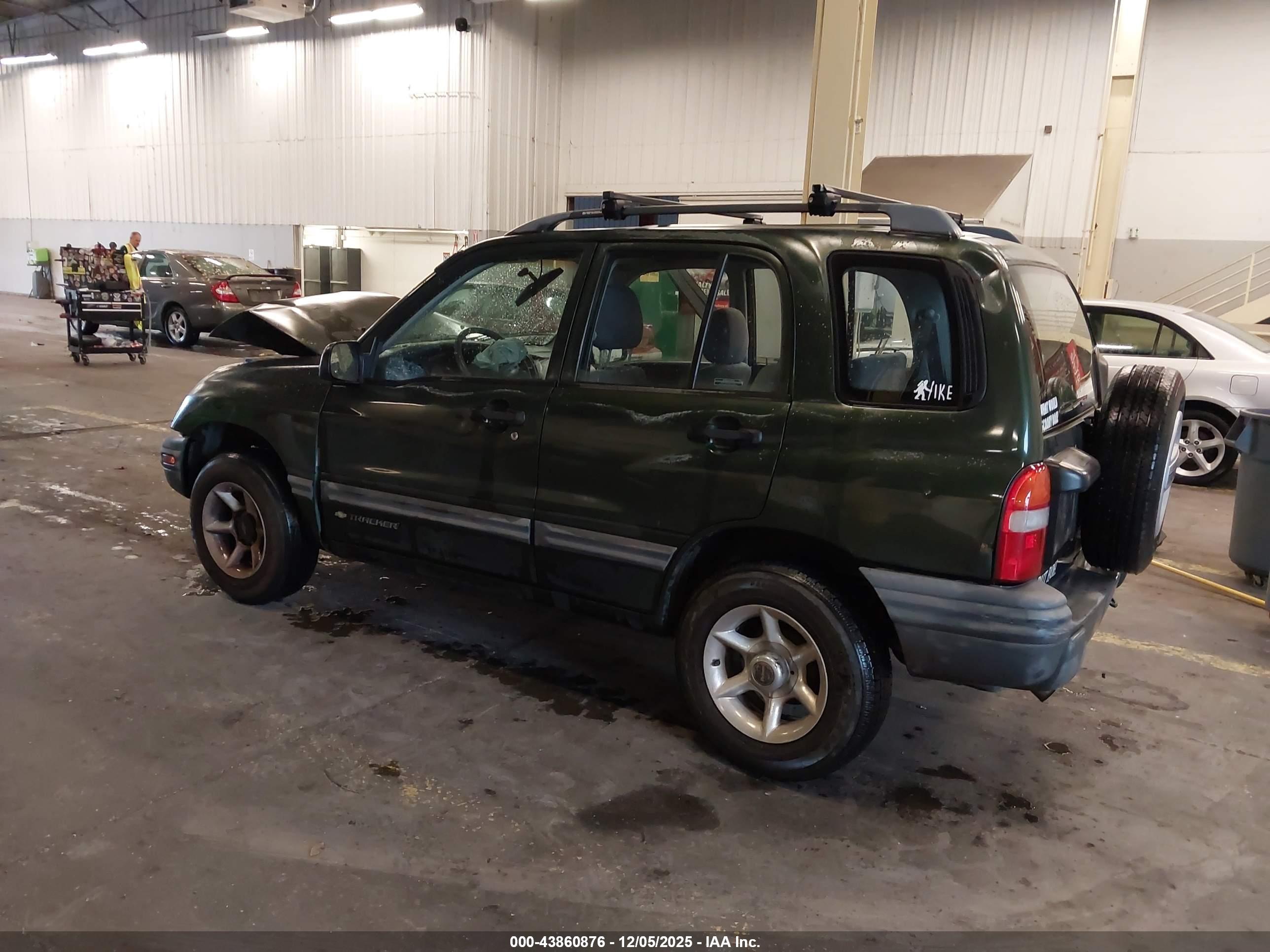 CHEVROLET TRACKER image 3