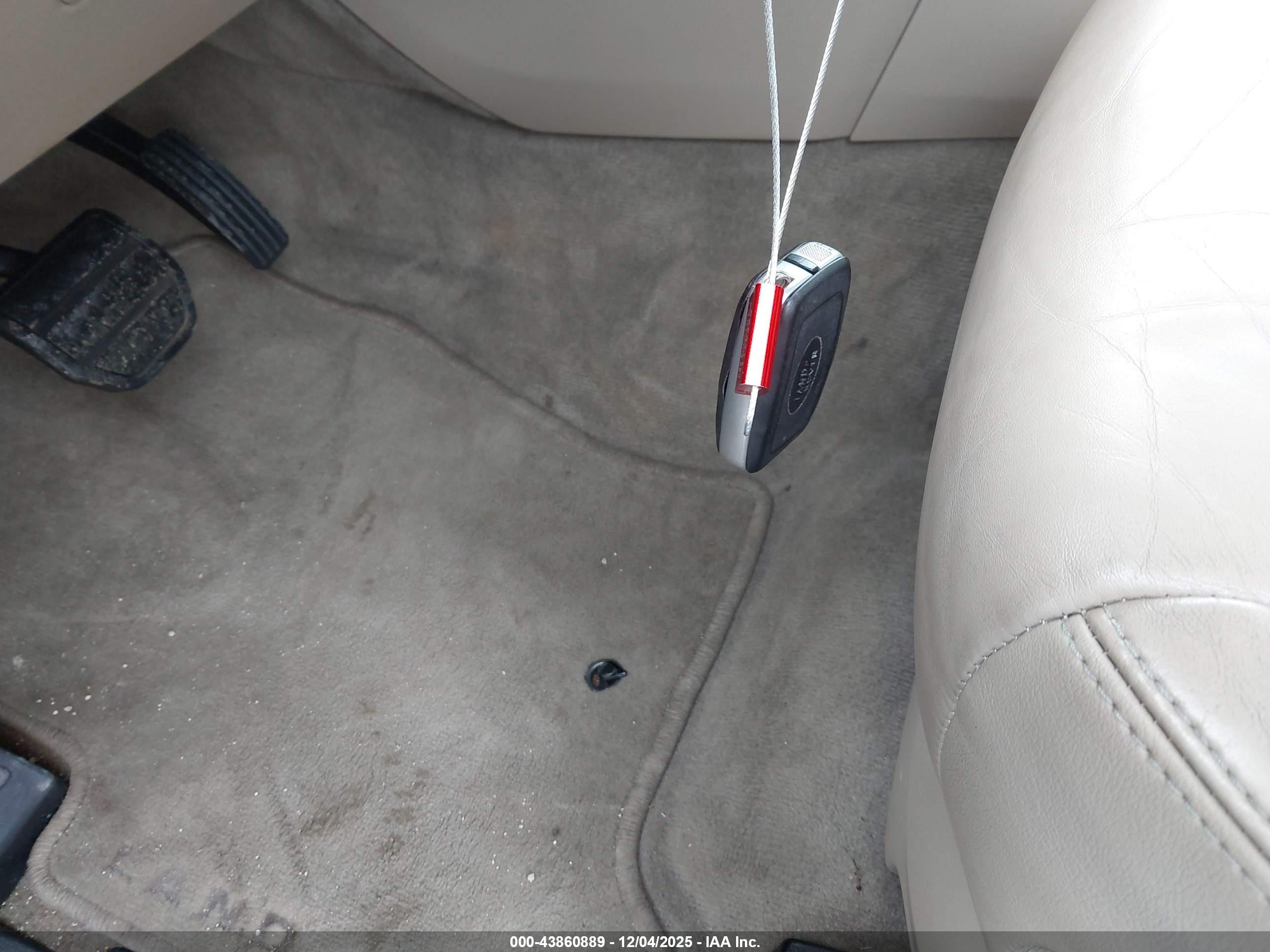 LAND ROVER image 11