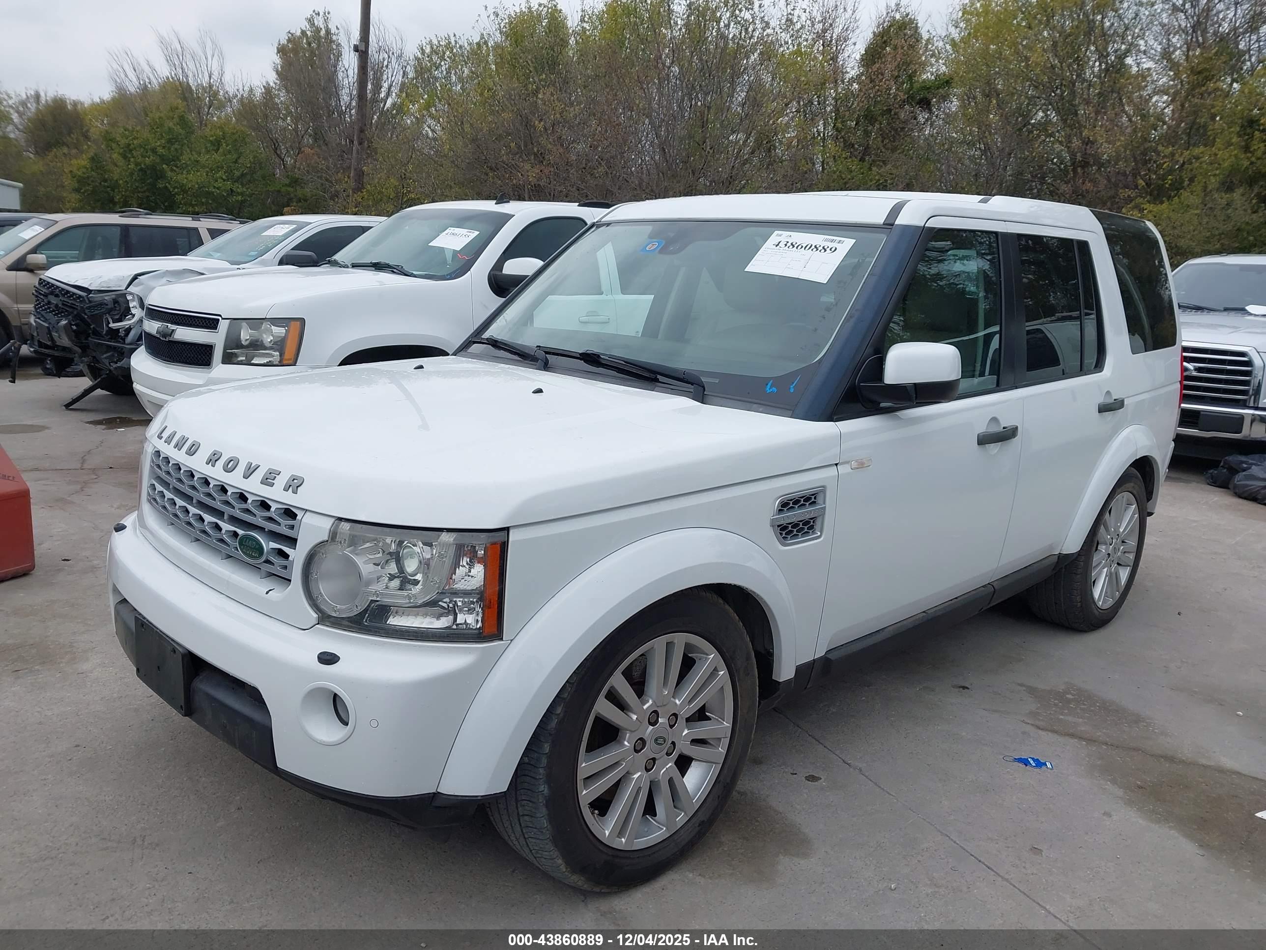 LAND ROVER image 2