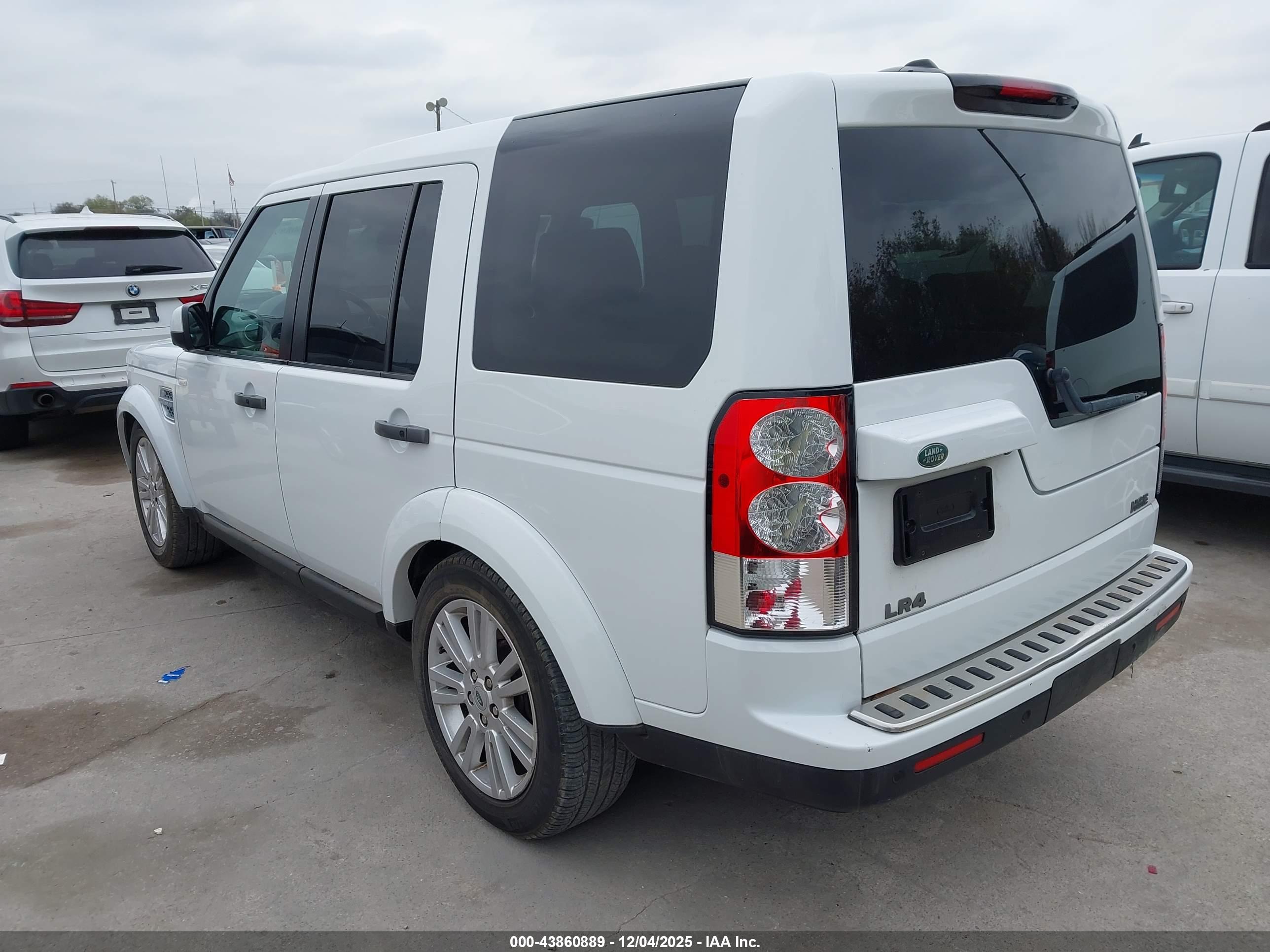 LAND ROVER image 3