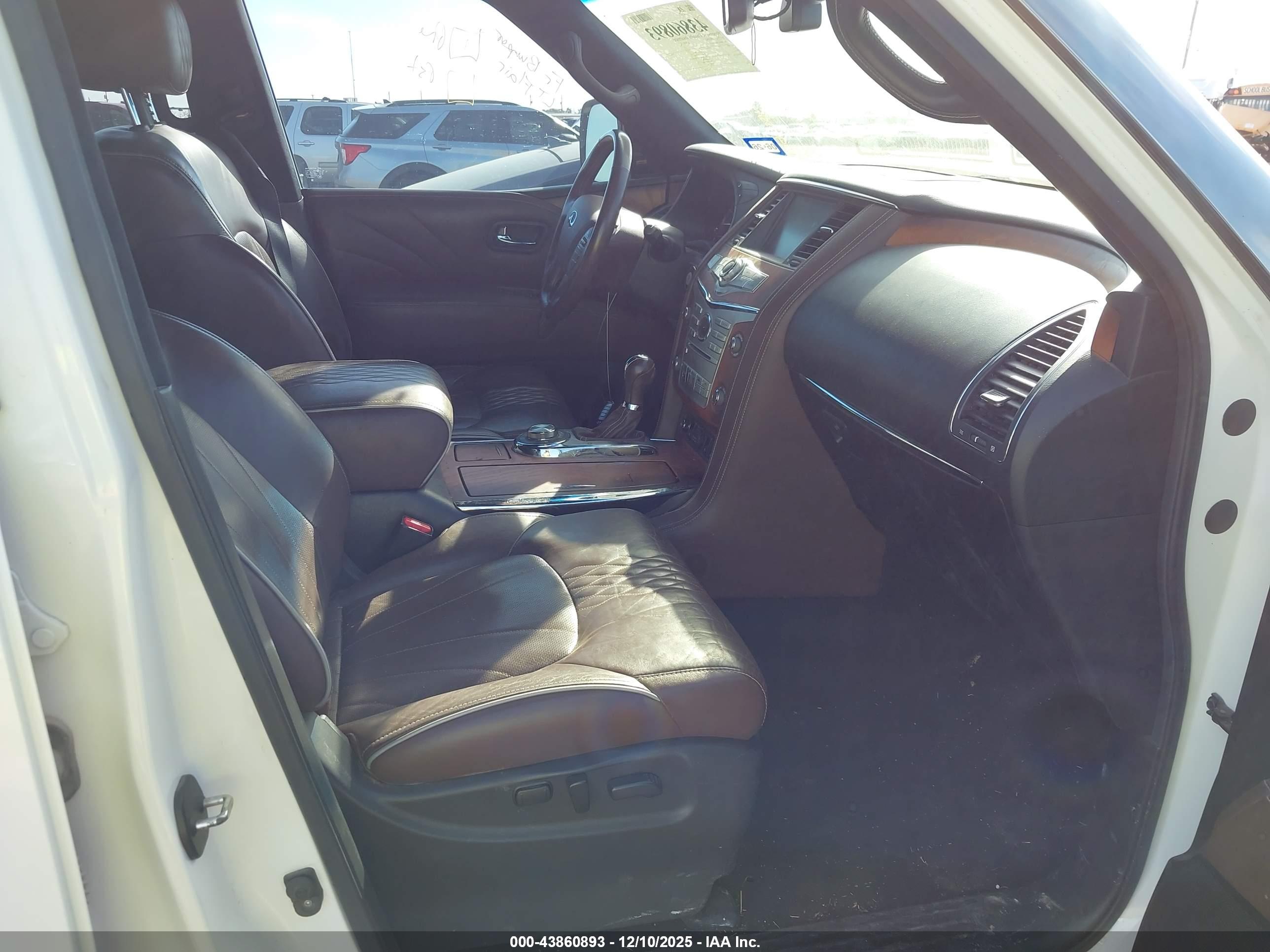 INFINITI QX80 image 5