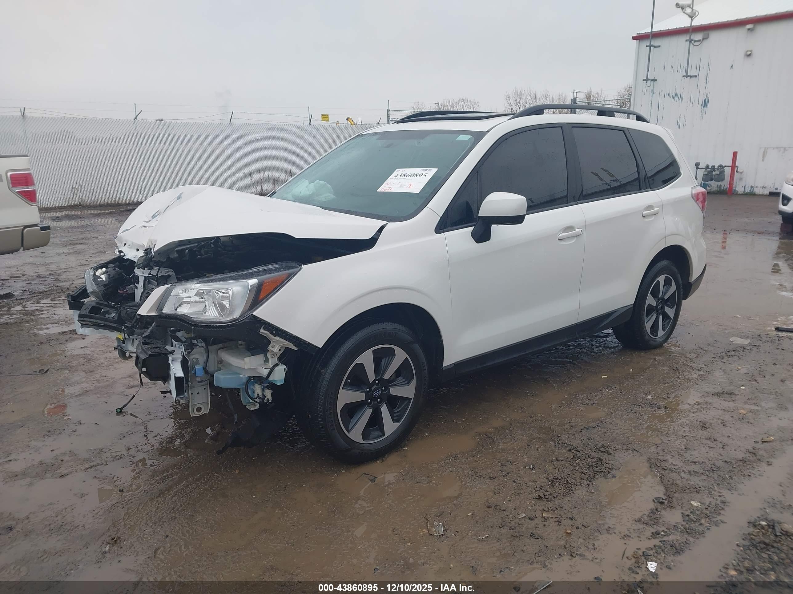 SUBARU FORESTER image 2