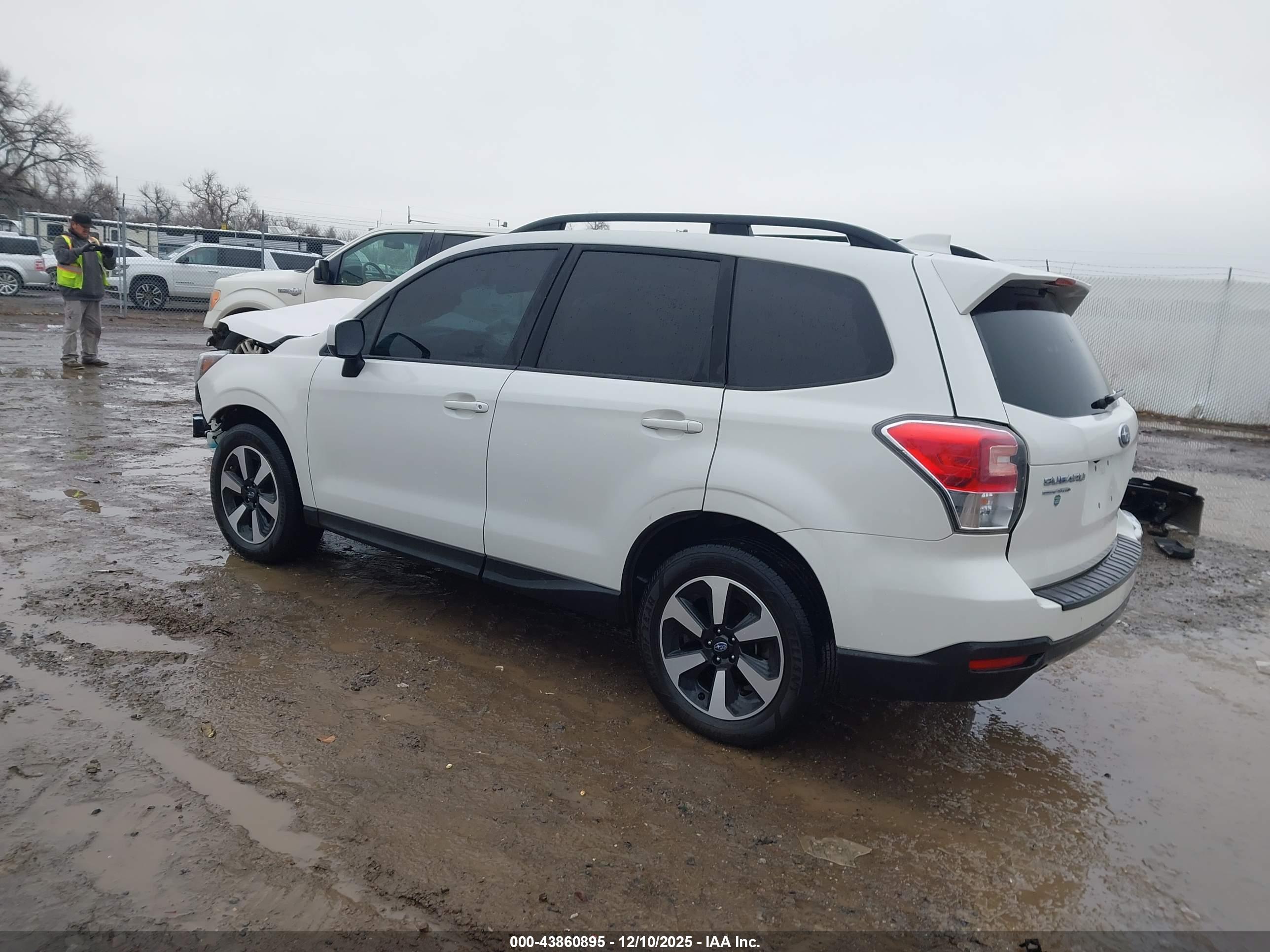 SUBARU FORESTER image 3